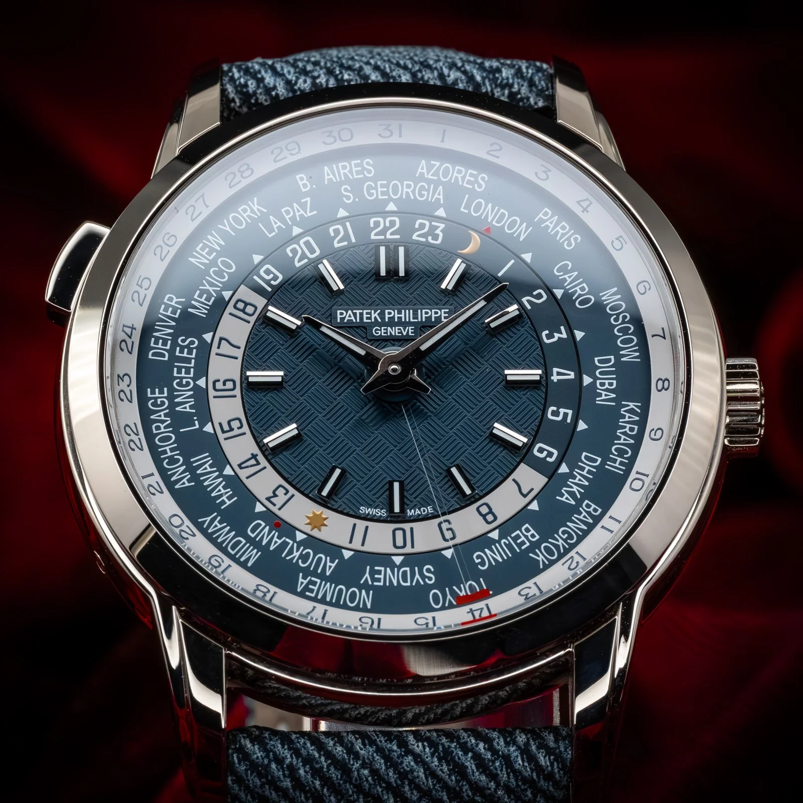 patek-philippe-world-time-date-complications-blue-dial-white-gold-5330g-001-the-stellaris-collection.05.jpg