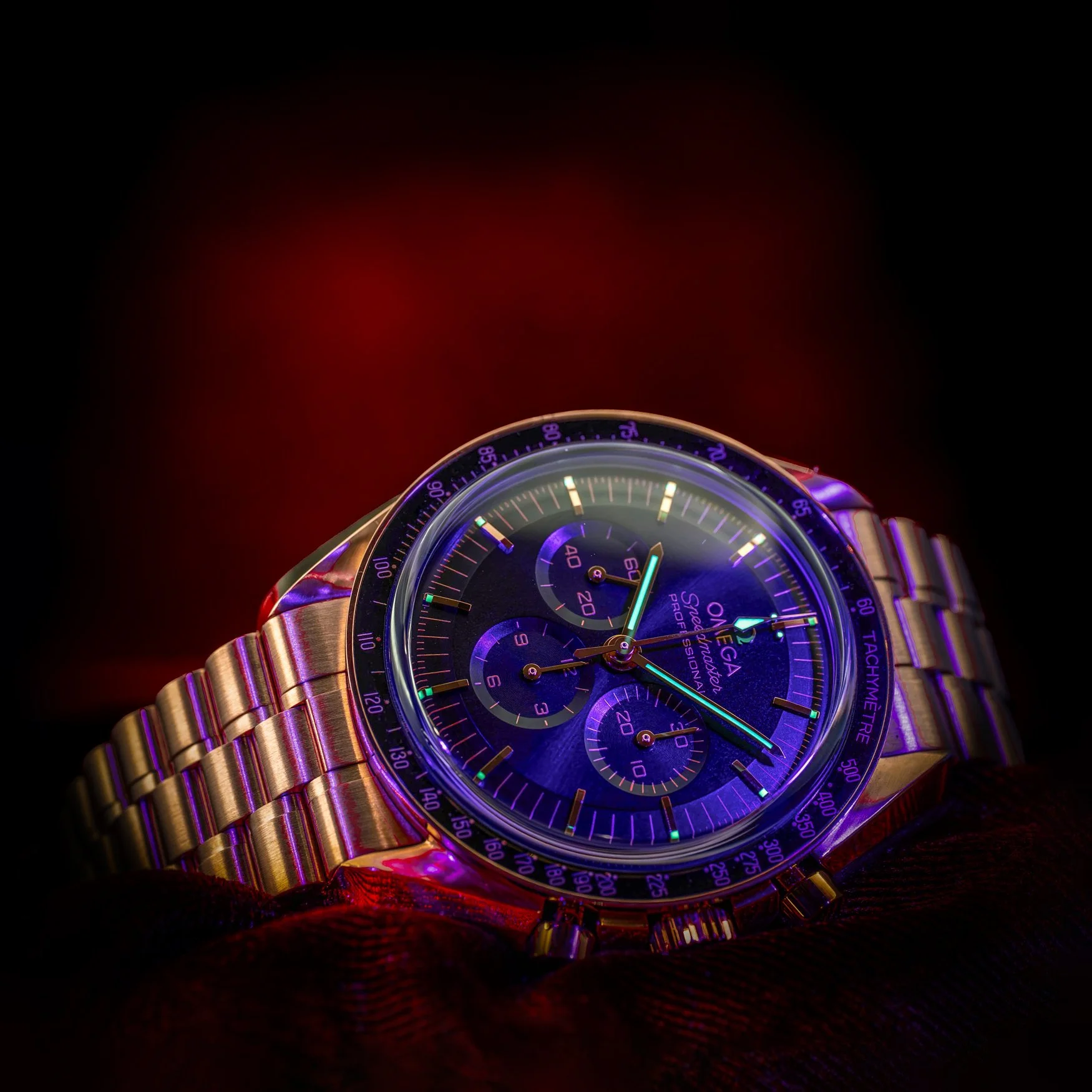 omega-speedmaster-sedna-gold-black-dial-310.60.42.50.01.001-the-stellaris-collection 23.jpg