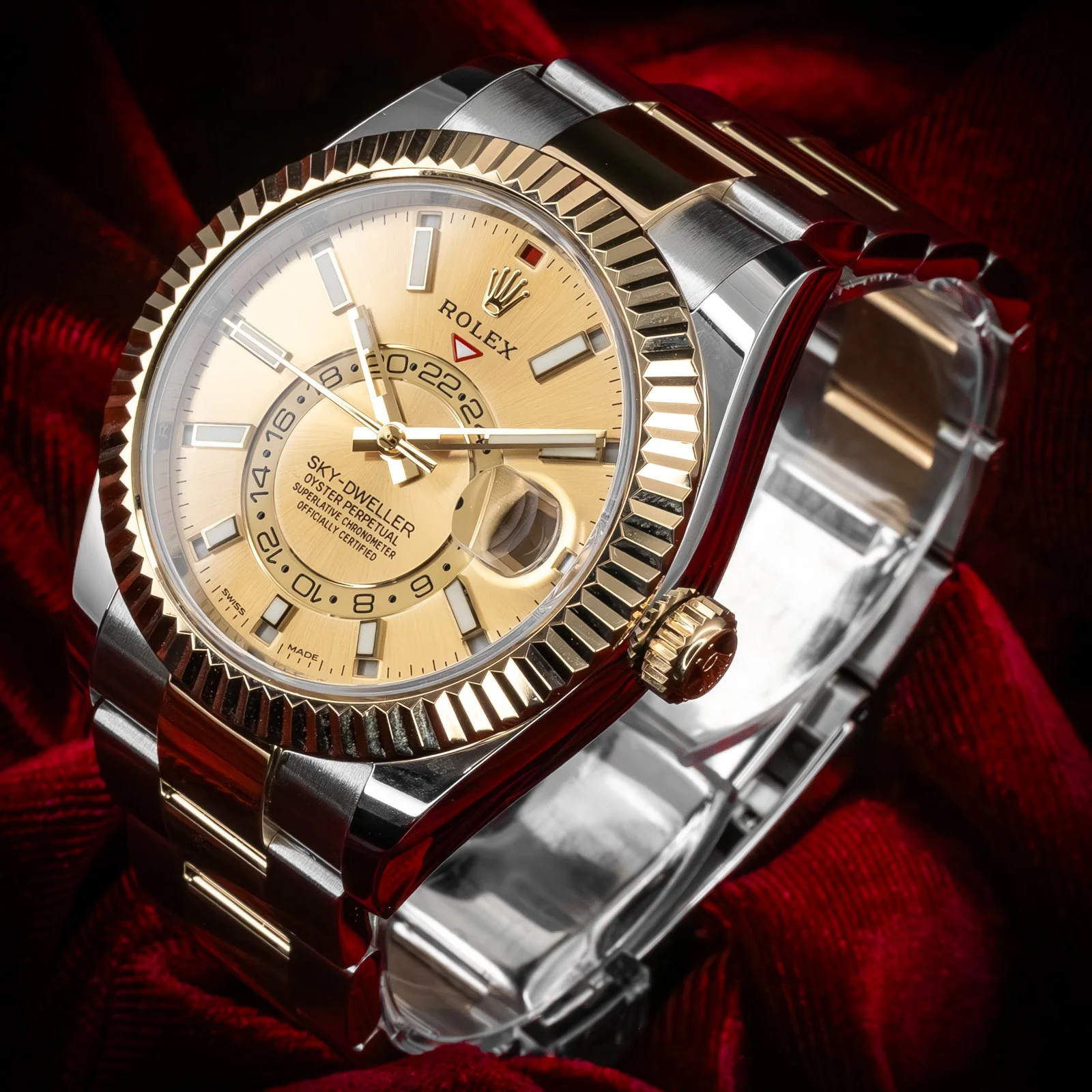 rolex-sky-dweller-two-tone-champagne-dial-326933-the-stellaris-collection.10.jpg