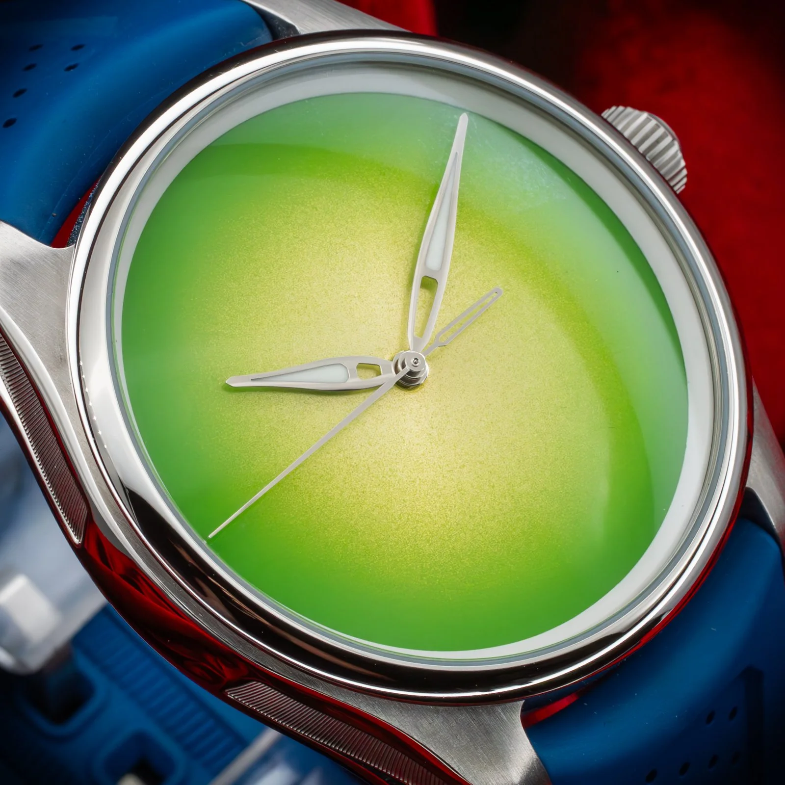 h-moser-&-cie-pioneer-centre-seconds-concept-citron-the-stellaris-collection.10.jpg