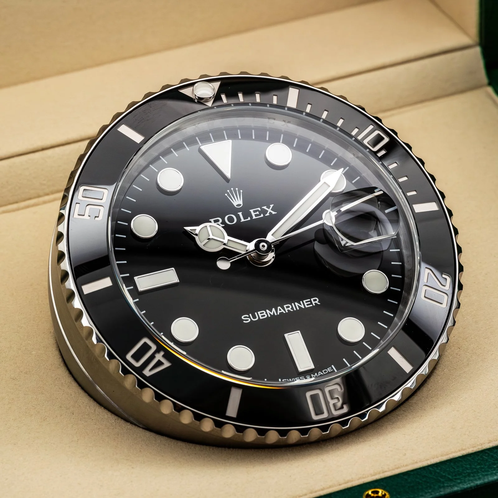 rolex-submariner-desk-clock-909010LN-the-stellaris-collection.08.jpg