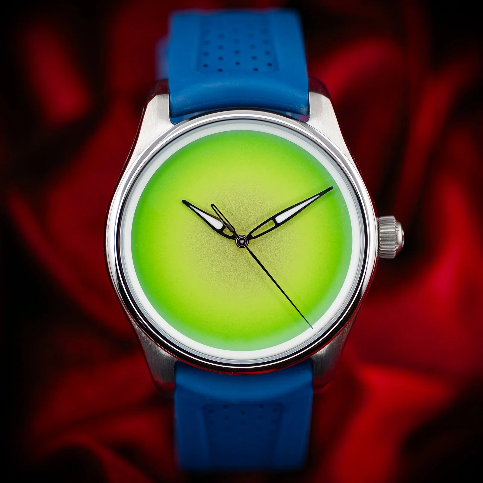 h-moser-&-cie-pioneer-centre-seconds-concept-citron-the-stellaris-collection.01.jpg
