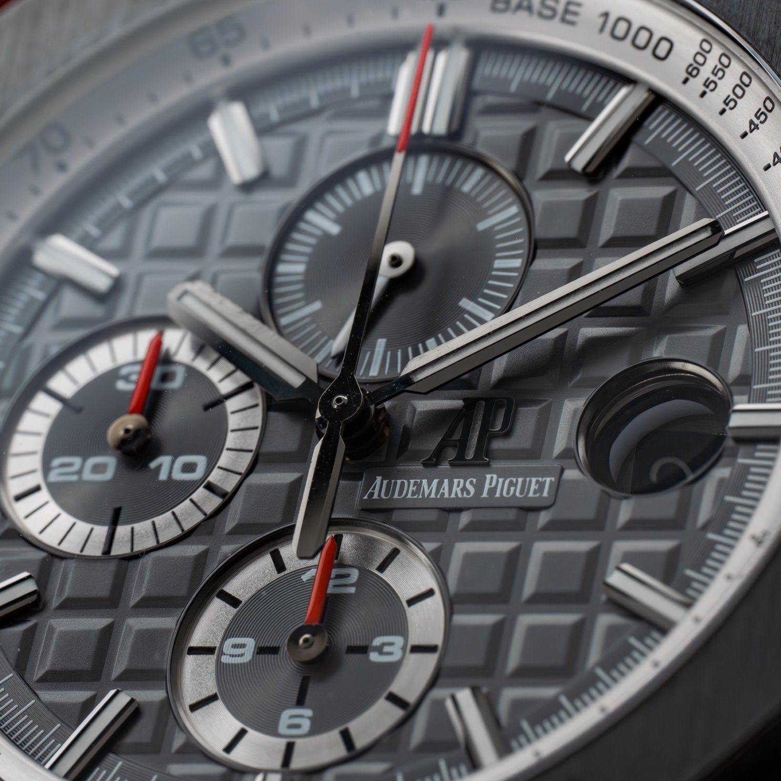 AudemarsPiguetRoyalOakOffshoreChronographAnthracite.06.jpg
