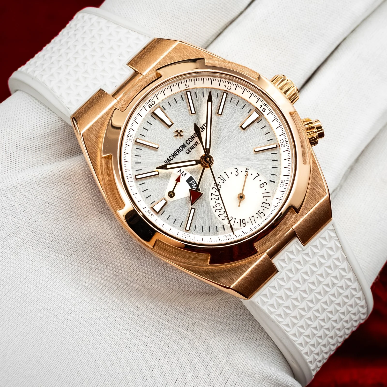 vacheron-constantin-overseas-dual-time-rose-gold-silver-dial-7900v-the-stellaris-collection.14.jpg