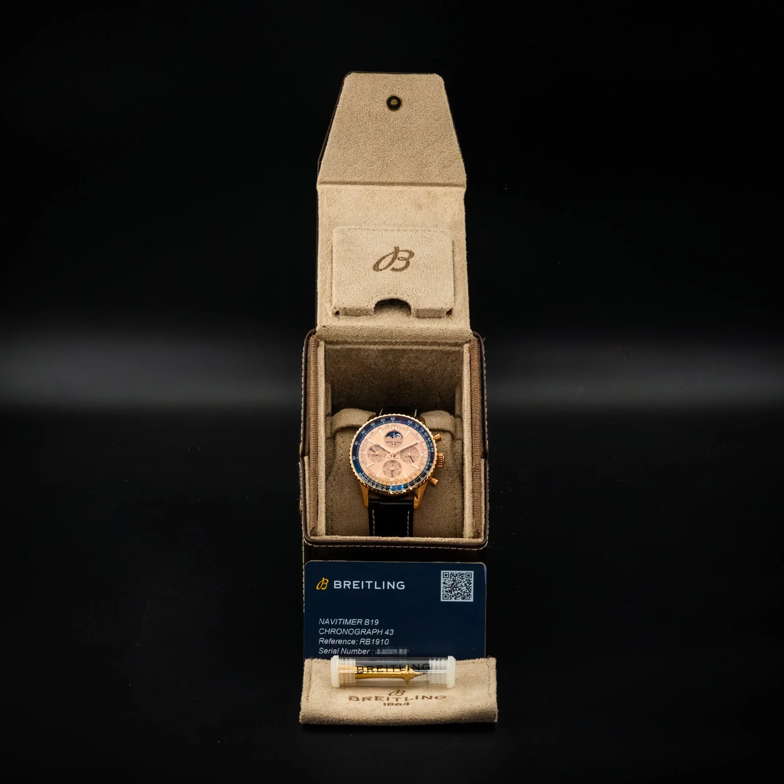 breitling-navitimer-b19-chronograph-43-perpetual-calendar-140th-anniv-the-stellaris-collection.03.jpg