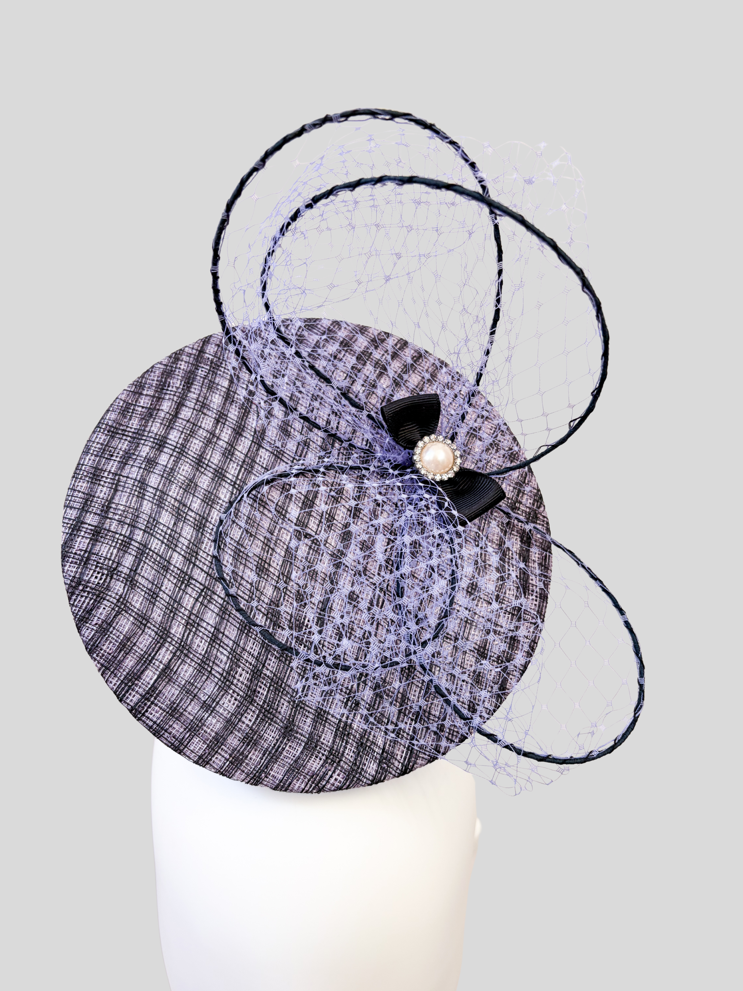 lilac-fascinator-pearl-bow-veiling-close-up.jpg.png