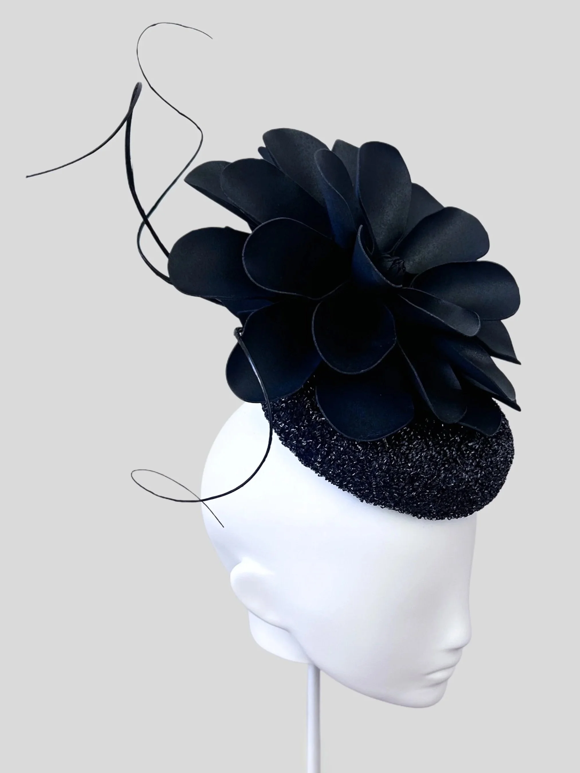 nocheestrellada-black-metallic-flower-hat-left.jpg