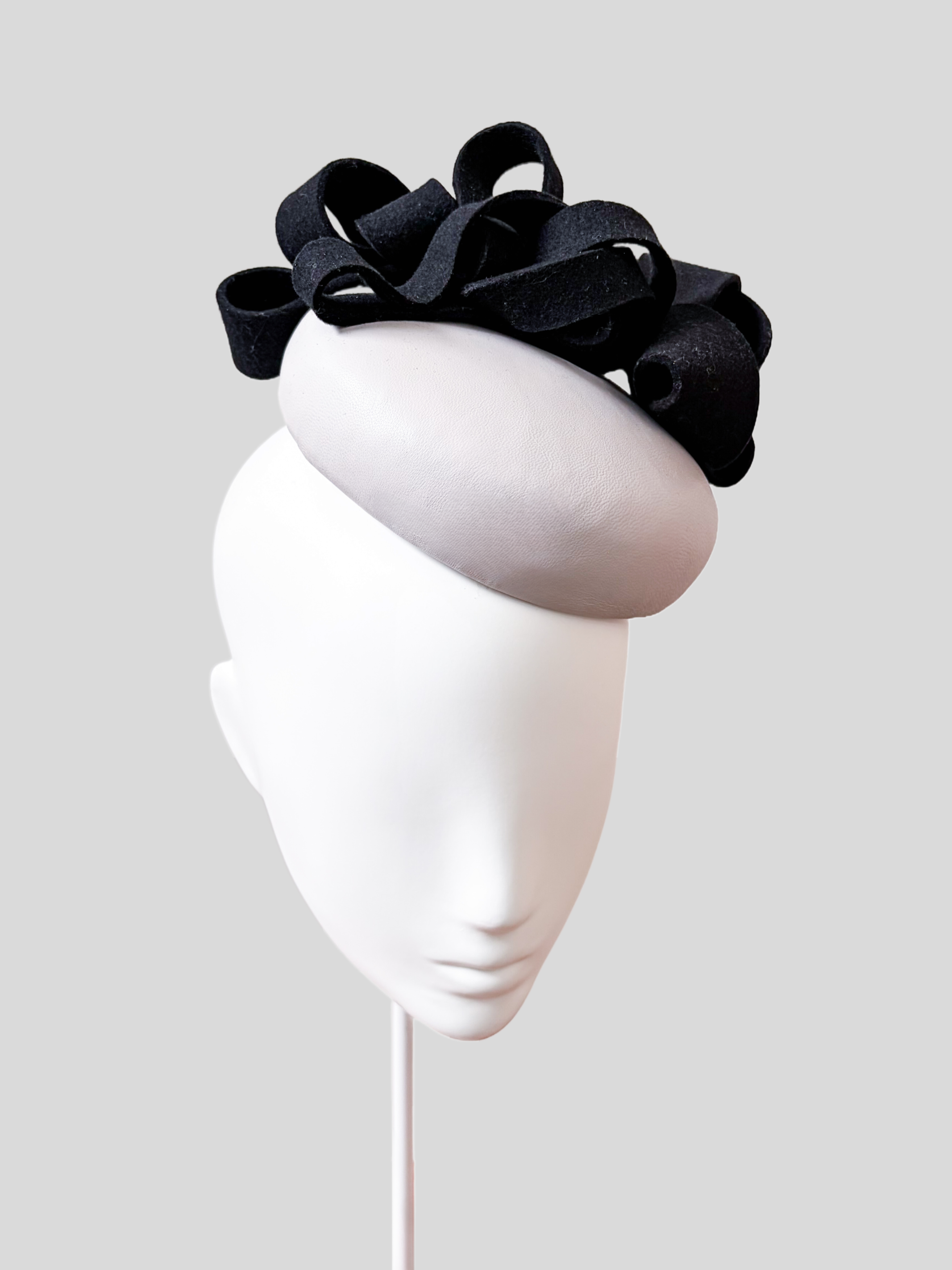 chiara-black-wool-felt-grey-leather-fascinator-front.jpg.png