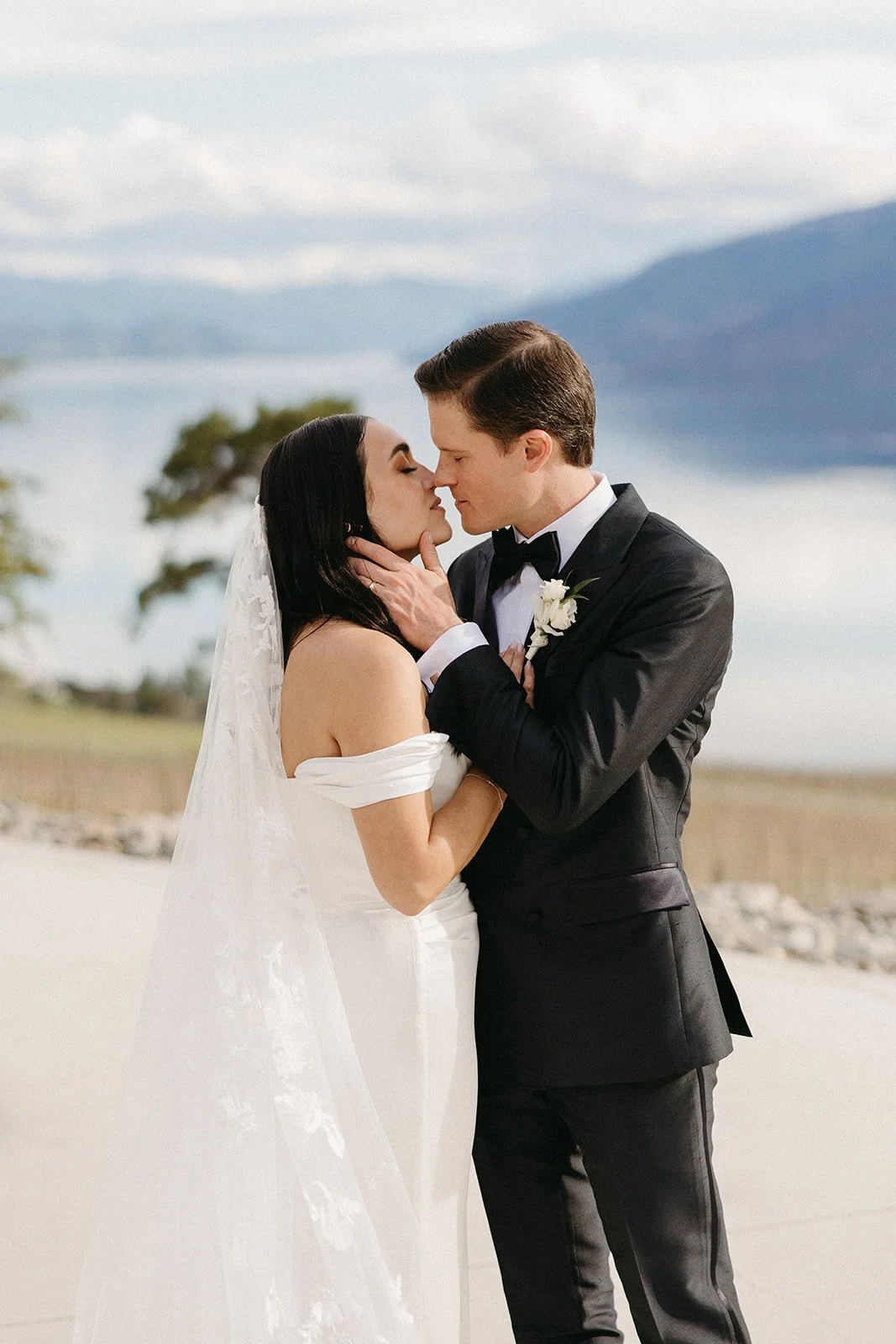 Emma and Sam Okanagan Wedding