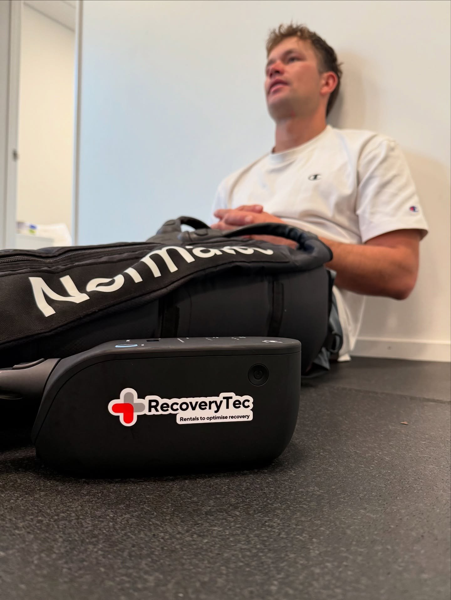 Our Normatec Compression Boots are nearly all booked out — and for good reason. Whether you’re smashing your training, recovering from injury, or just need serious leg relief, these boots are a game changer.
Lock in your hirnow. You won&