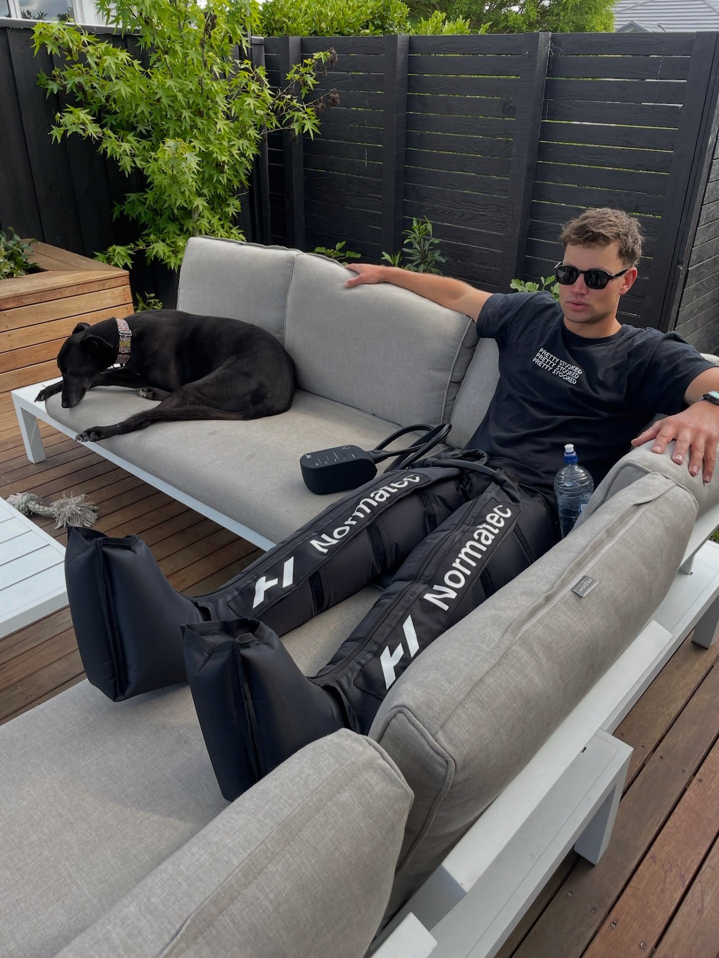 Missing the sun? ☀️ Don’t let that slow you down 🌧️🦵
Whether you’re stuck inside or just off the field, Normatec compression boots keep your recovery rolling. Boost circulation, flush out soreness, and get back to moving faster —