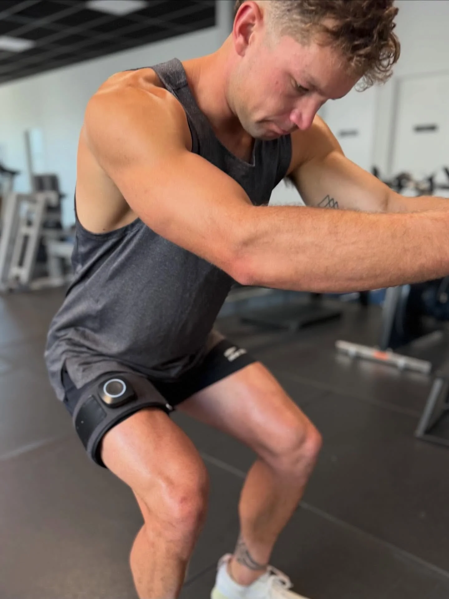 Pain slowing your knee rehab?
BFR (Blood Flow Restriction) training can help you rebuild strength without heavy loading on your joint.

By using a specialised cuff to partially restrict blood flow, BFR lets you get heavy-training results with light w
