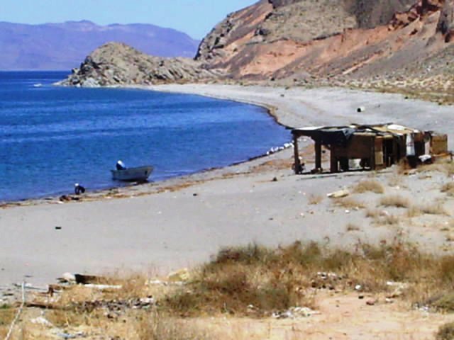 ENSENADA DE APROX. MIL METROS LONGITUD.jpg
