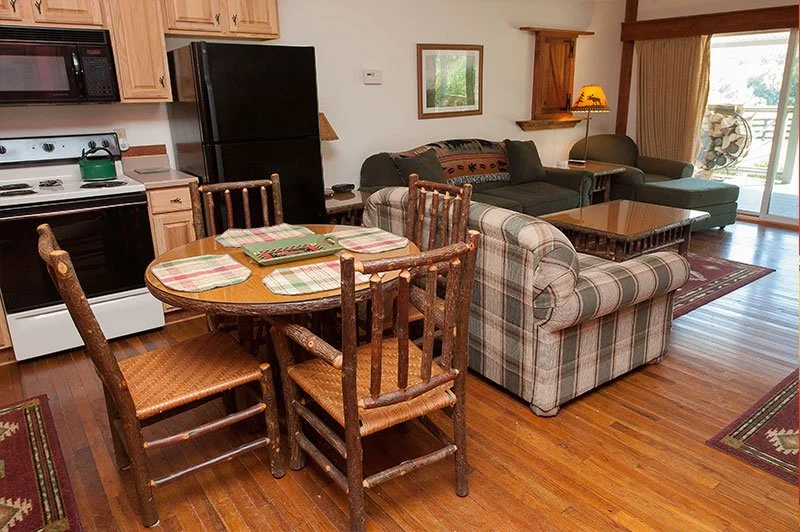 DOUBLE ROOM - Mountain View Cabin 1 DAY BED