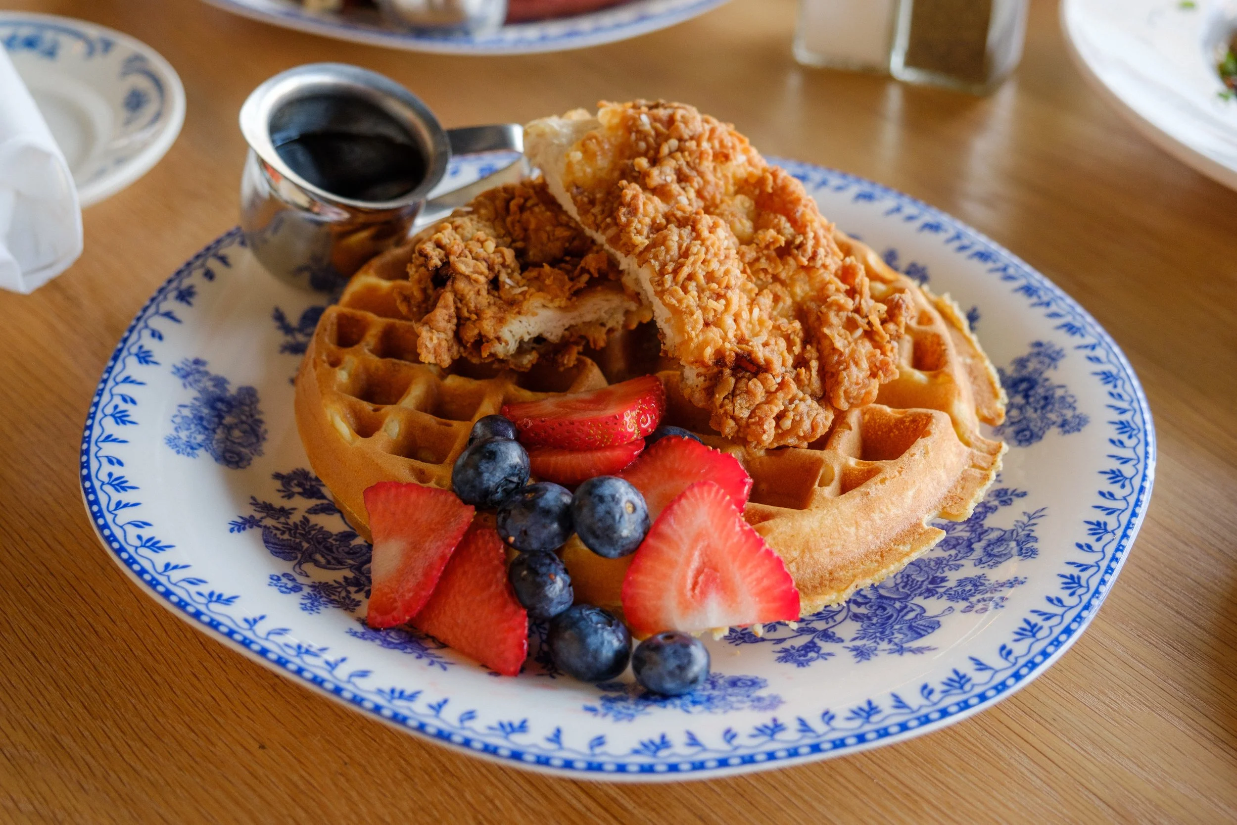 Southern_Pecan_chicken_and_waffles_01.jpg