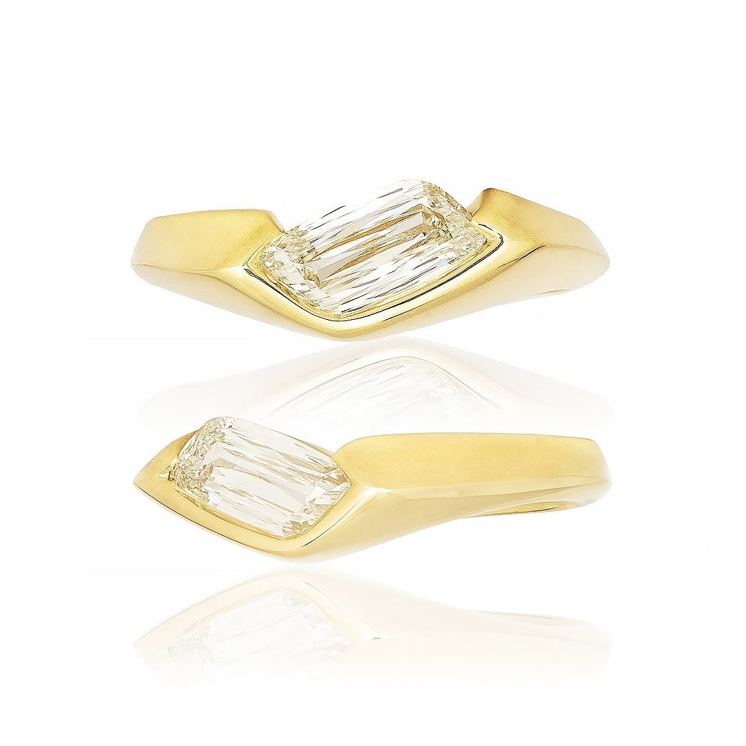 Fancy Cut Flame - Diamond Ring
Modified Rhomboid Brillant Diamond: 1.05ct - SI1 - J - GIA Certification
18kt Yellow Gold
$13,000

Big Island Jewelers
Fine Jewelry - Made by Hand
#madeinhawaii