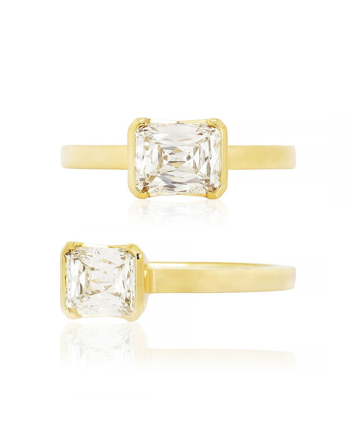 Diamond Ring

Diamond: 1.39ct - SI1 - I - GIA Certification
18kt Yellow Gold
$12,000

Big Island Jewelers
Fine Jewelry - Made by Hand
#madeinhawaii
