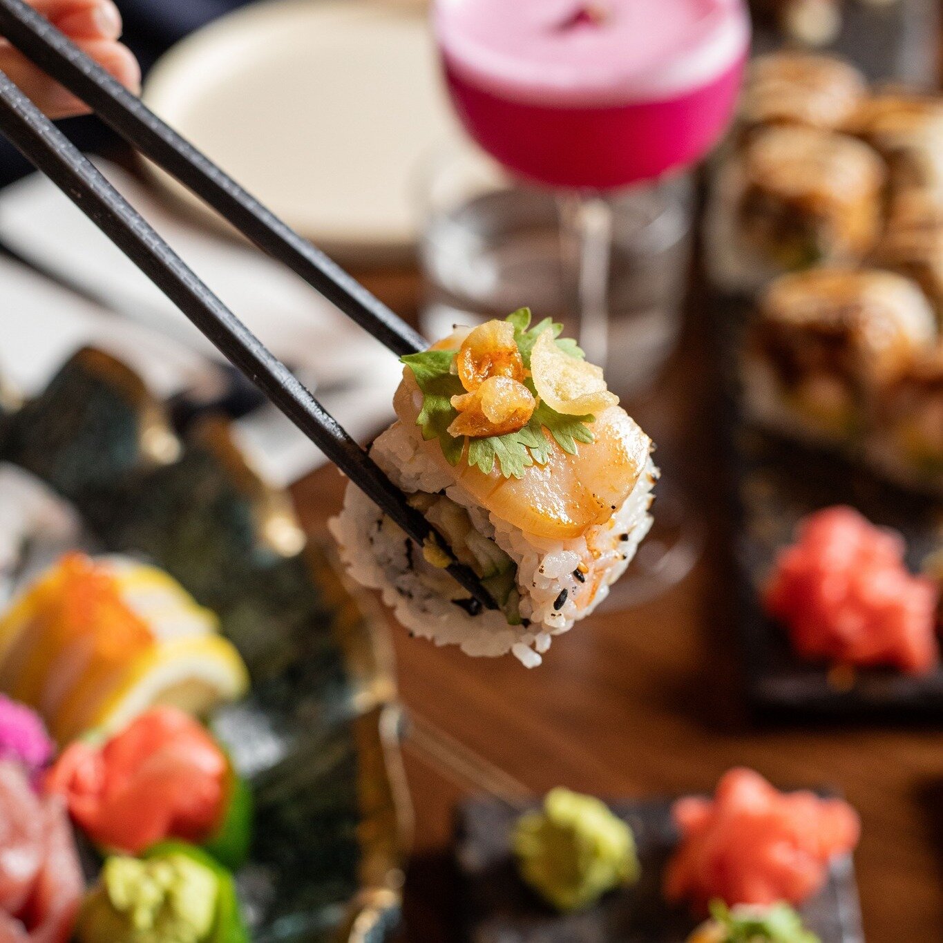 Get ready to elevate your sushi game with our Ebi &amp; Scallop Maki! 

Featuring crunchy prawn tempura, delicate scallop, and a spicy twist of gochujang, every bite is a taste sensation you won't soon forget.

#ChopChop #Canberra #Restaurant