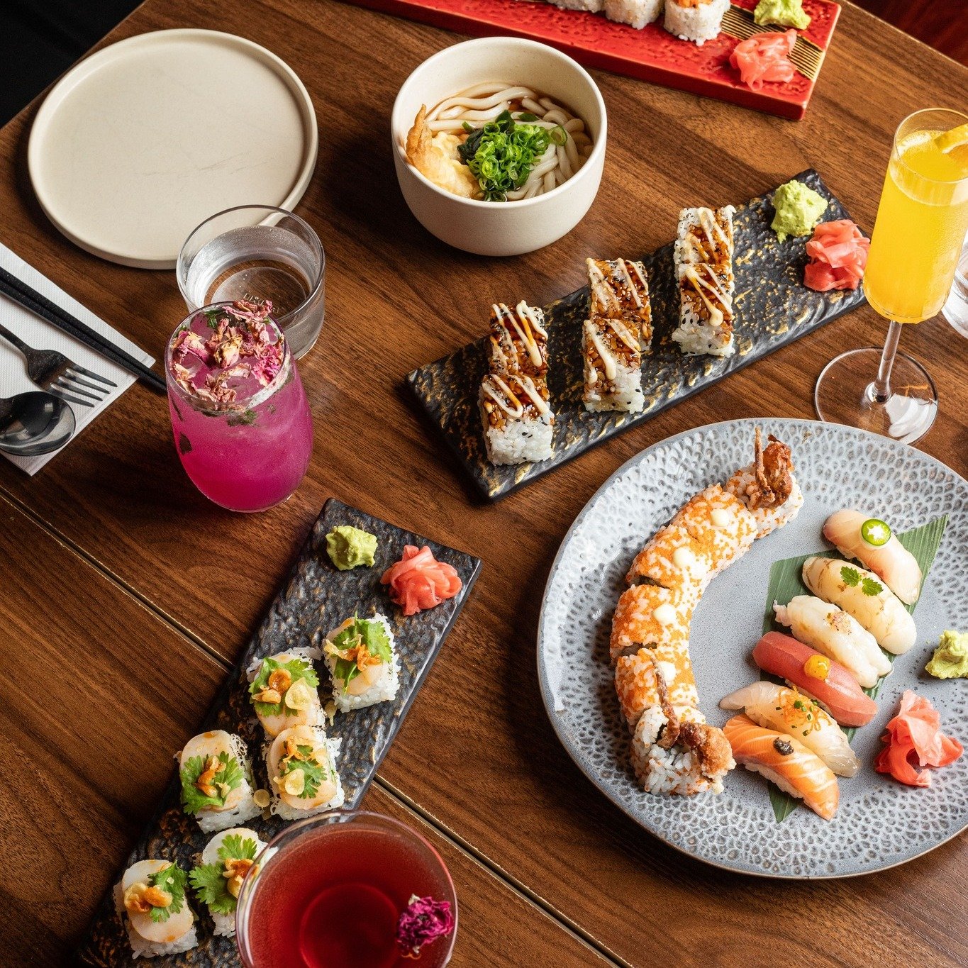 Sushi Saturday anyone?

Book a table for you and your friends now, its time for sushi and cocktails!

Booking link in the bio.

#ChopChop #Canberra #Restaurant