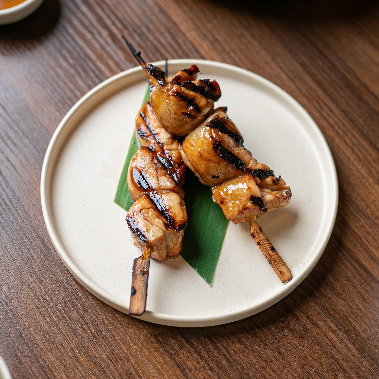 Savour the smoky goodness of our Yakitori chicken skewers! 

2 chargrilled chicken thigh skewers, bursting with flavour and guaranteed to leave you craving more.

#ChopChop #Canberra #Restaurant