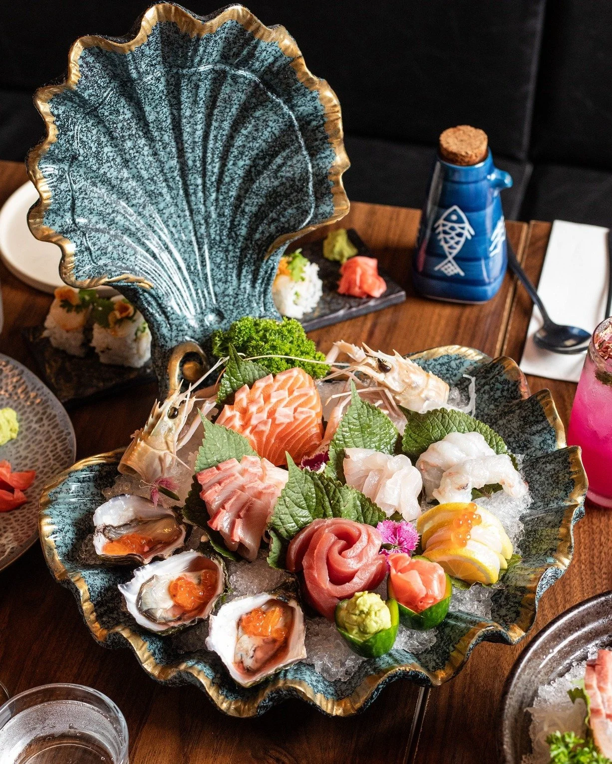 Elevate your sushi experience with our Deluxe Sashimi Platter! Dive into a lavish assortment of 24 pieces featuring kingfish, salmon, tuna, oyster, scampi, snapper, and scallop. A true feast for the senses awaits!

#ChopChop #Canberra #Restaurant