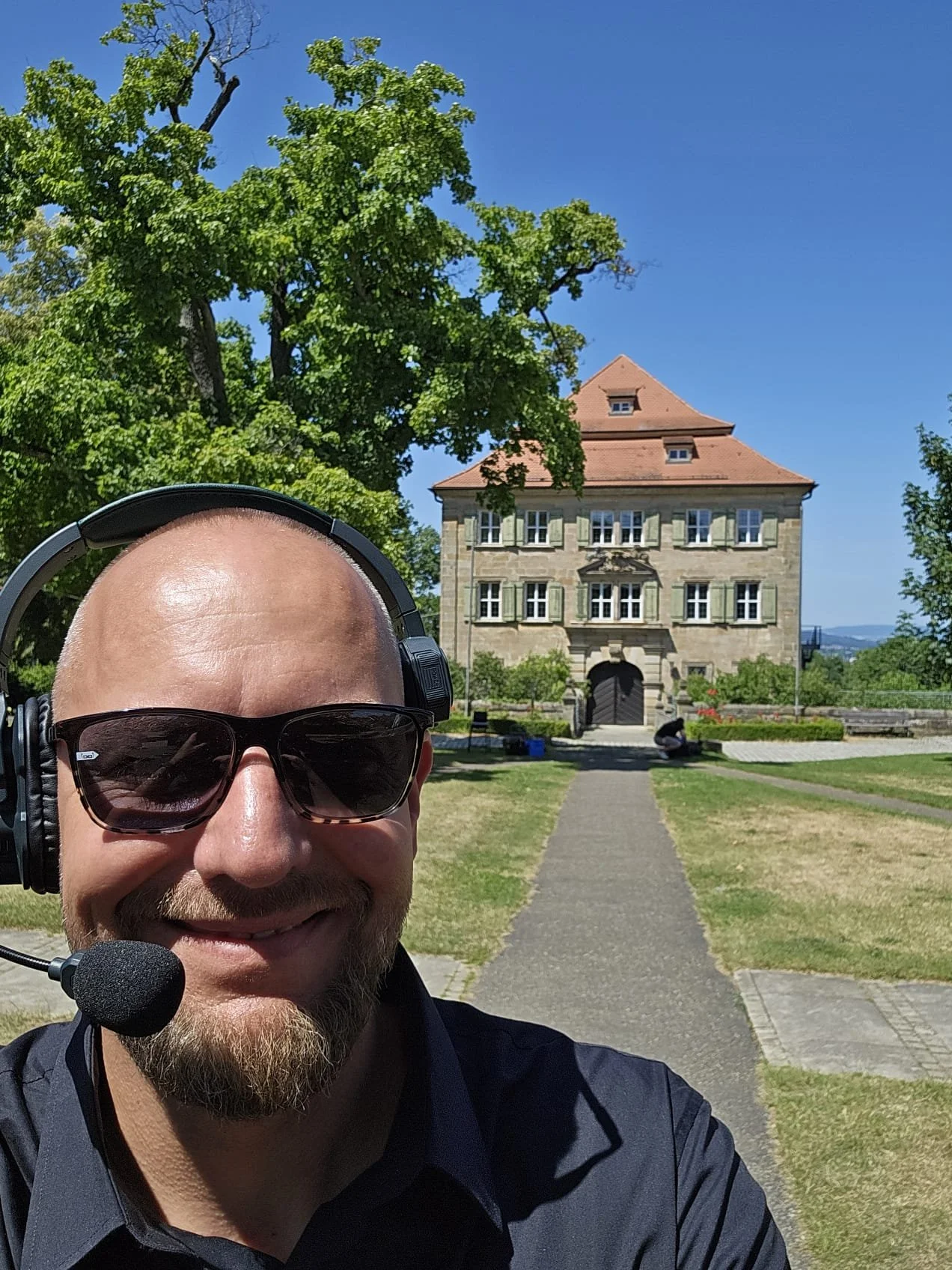 Hochzeit im Schloss Atzelsberg, so entstand ein Hochzeitsvideo voller echter Momente und einem Highlight, was es in Deutschland so noch nicht oft gegeben hat.