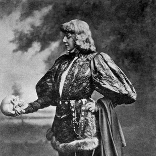 feature_hamlet_shakespeare_actor.webp