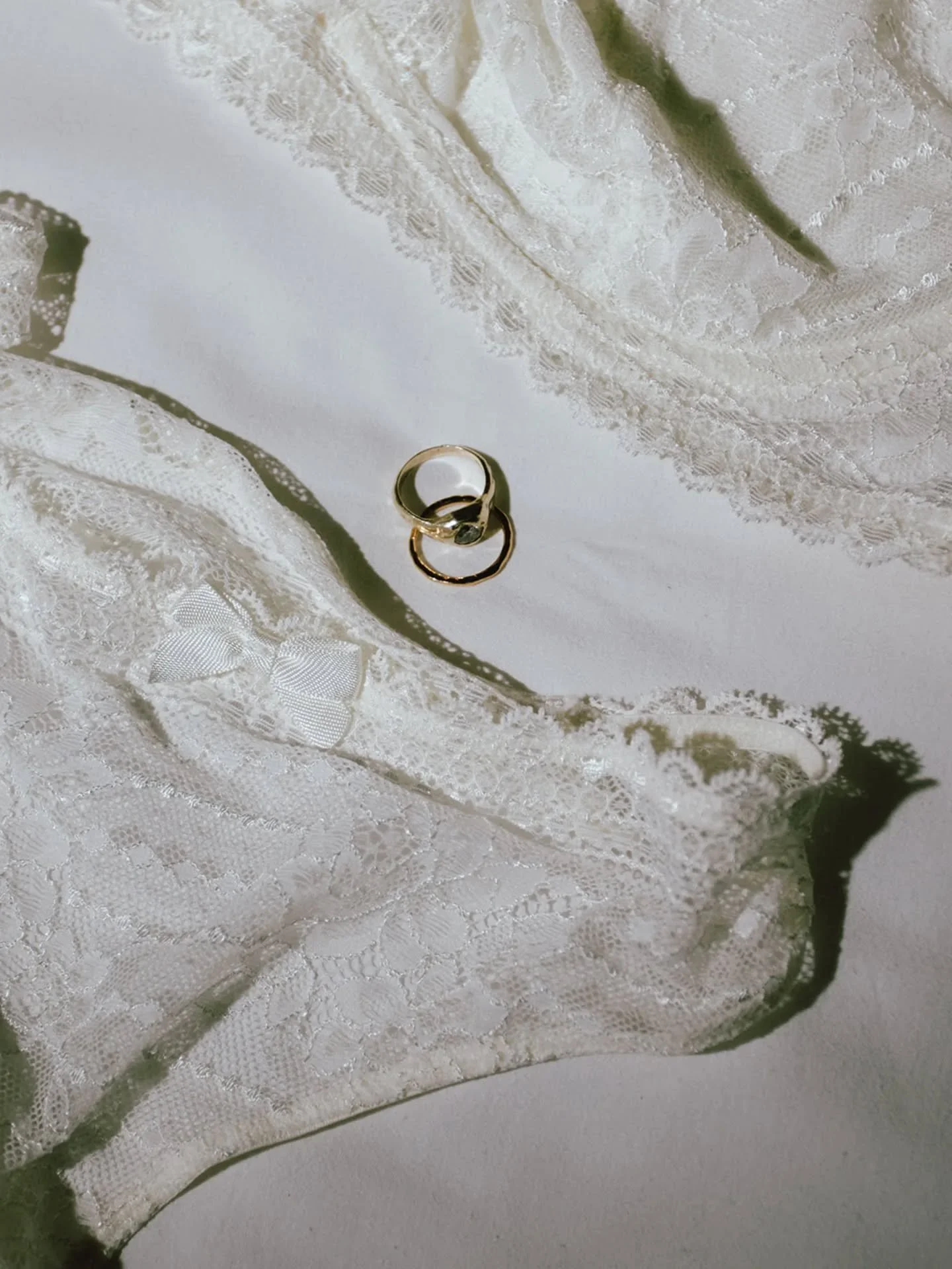 Est ce que j'ai photographi&eacute; les culott&eacute;s des Mari&eacute;es ?

&Eacute;videmment !

_____________

Bienvenue chez les A ! Ici tout est authentique, z&eacute;ro chichi juste du chic et du beau !

Merci @mc2monamour / @mc2monamour_marsei