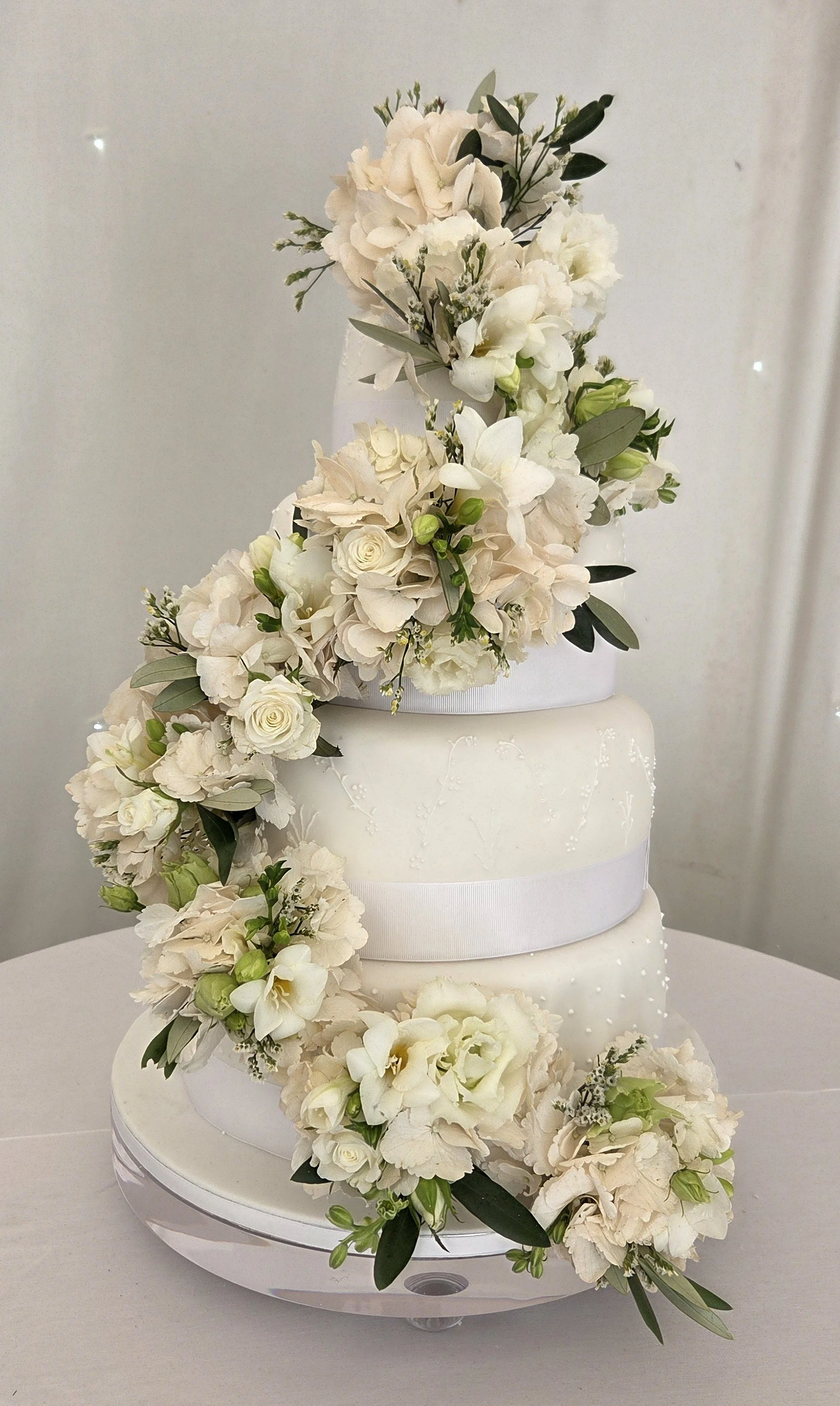 Wedding cake flowers