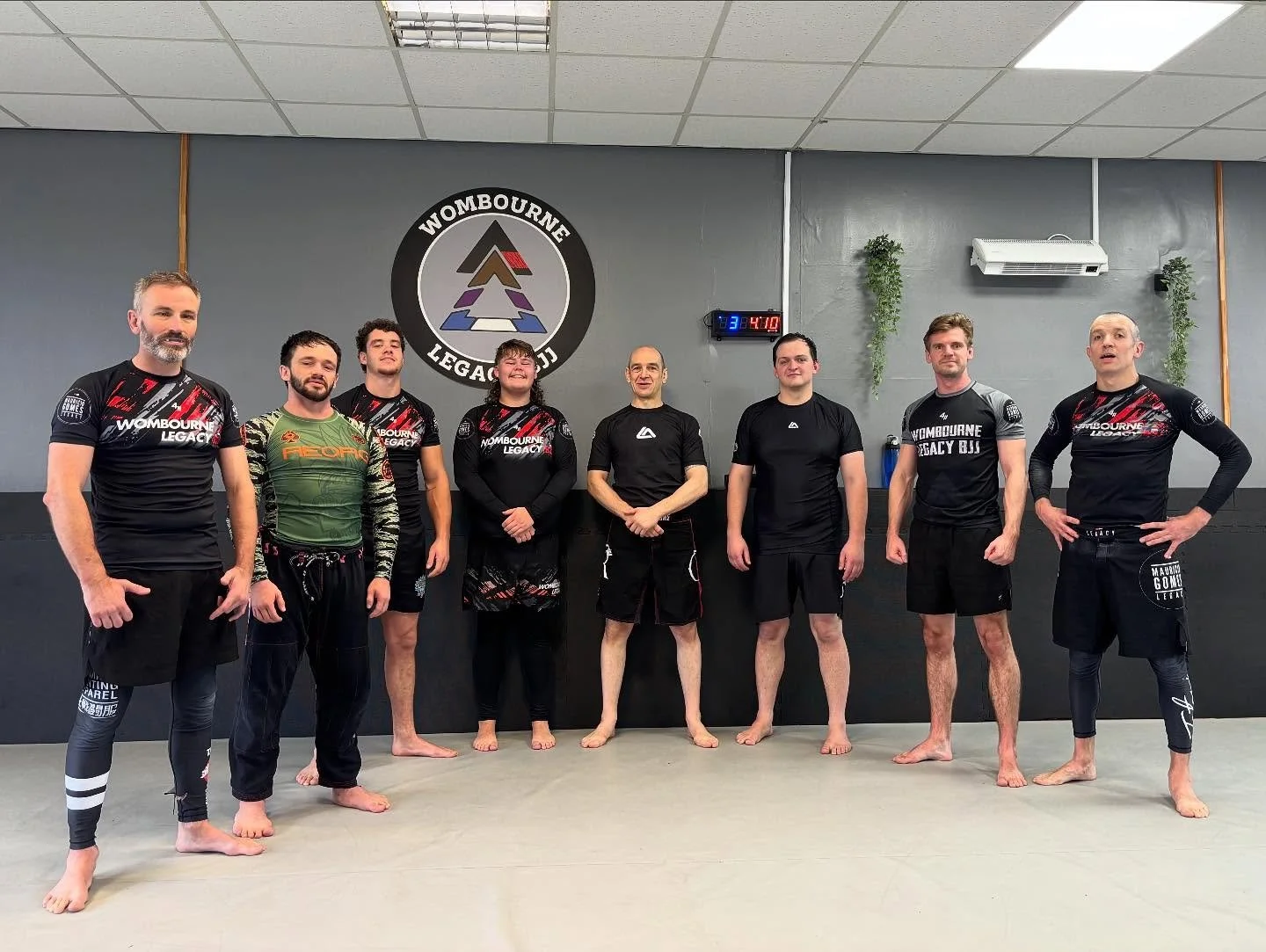No Gi crew

#mauriciogomeslegacy #wombournelegacybjj #braulioestimablackbelt #jiujitsu #bjj #womensbjj #selfdefence #kidsmartialarts #wombourne #pensnett #wallheath #wordsley #kingswinford #bridgnorth #heatzbeatzandtechniquez