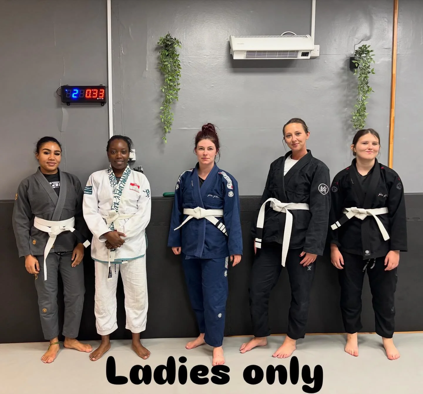 Great work from these guys tonight 👊🏻👊🏻👊🏻

#mauriciogomeslegacy #wombournelegacybjj #braulioestimablackbelt #jiujitsu #bjj #womensbjj #selfdefence #kidsmartialarts #wombourne #pensnett #wallheath #wordsley #kingswinford #bridgnorth #heatzbeatza