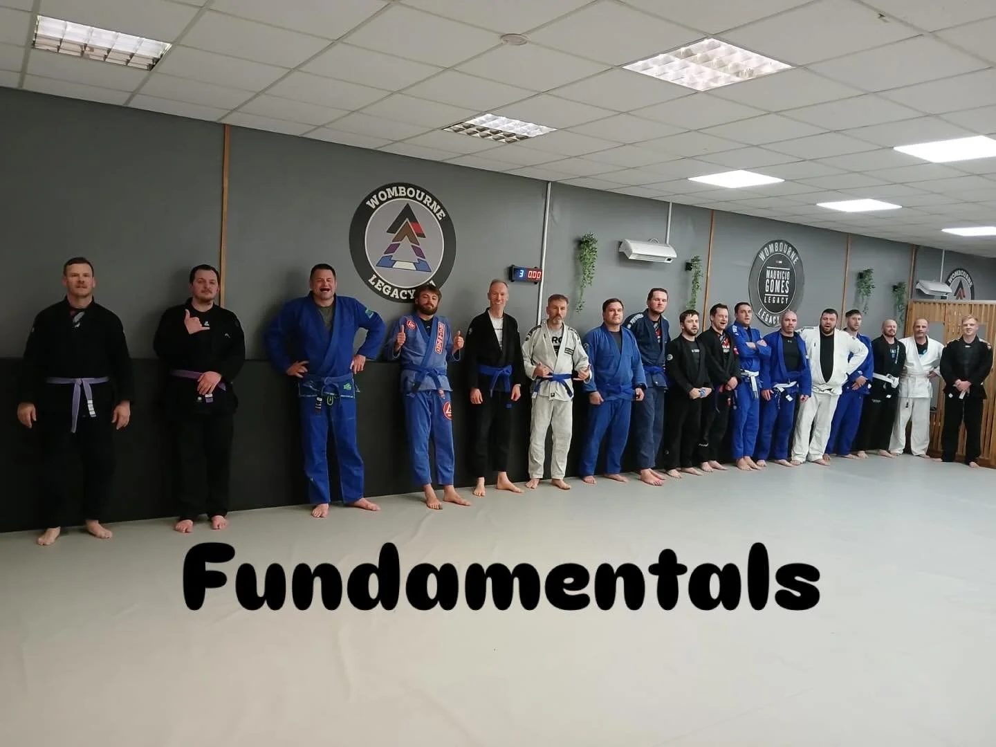 Thank you to Mark and Rich for taking the kids class and thank you to @jamessteele114 for taking fundamentals and advanced in my absence

#mauriciogomeslegacy #wombournelegacybjj #braulioestimablackbelt jiujitsu bjj womensbjj selfdefence kidsmartiala