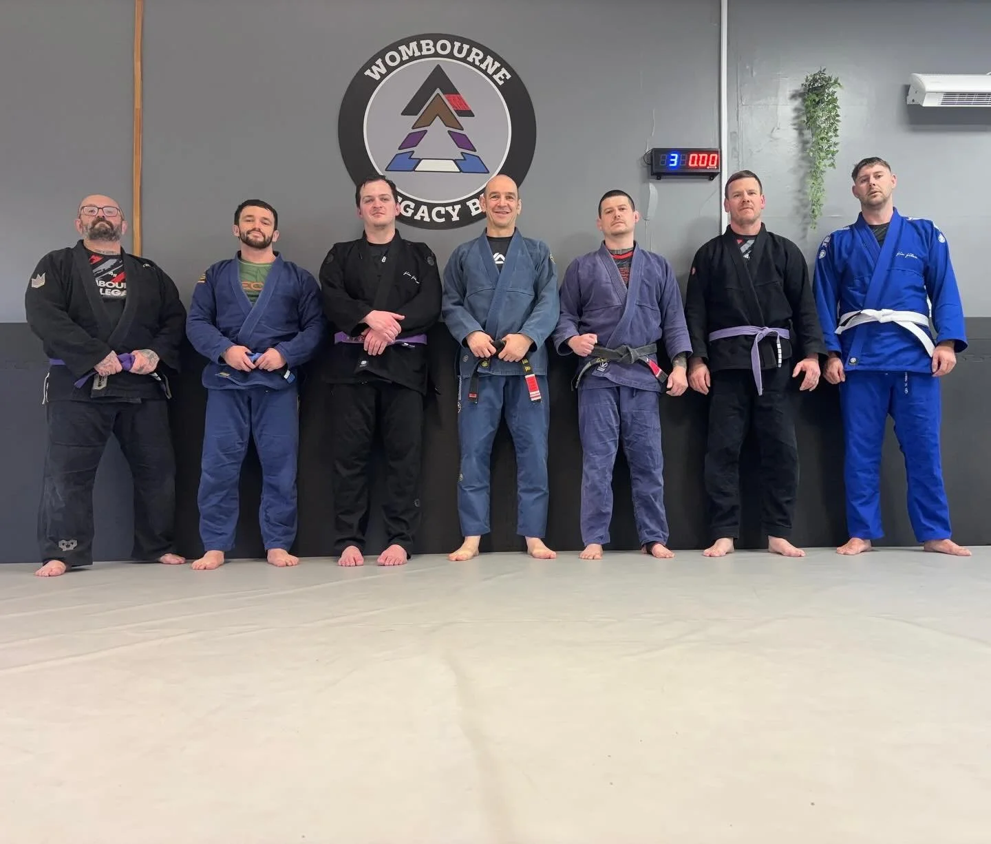 A tough Saturday morning sweat session!

#mauriciogomeslegacy #wombournelegacybjj #braulioestimablackbelt #jiujitsu #bjj #womensbjj #selfdefence #kidsmartialarts #wombourne #pensnett #wallheath #wordsley #kingswinford #bridgnorth #heatzbeatzandtechni