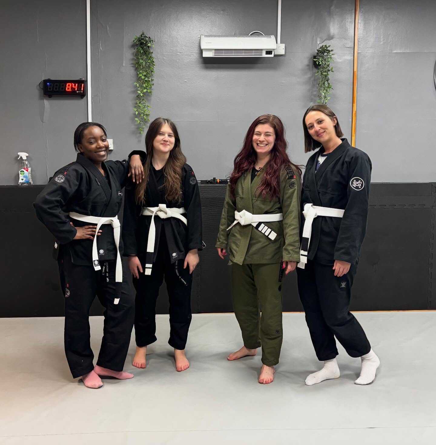 Great stuff from these guys tonight

#mauriciogomeslegacy #wombournelegacybjj #braulioestimablackbelt #jiujitsu #bjj womensbjj selfdefence kidsmartialarts wombourne pensnett wallheath wordsley kingswinford bridgnorth heatzbeatzandtechniquez