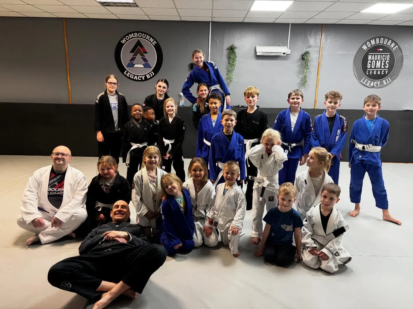 These guys trained really well today. Keep up the good work

#mauriciogomeslegacy #wombournelegacybjj #braulioestimablackbelt #jiujitsu #bjj womensbjj selfdefence kidsmartialarts wombourne pensnett wallheath wordsley kingswinford bridgnorth heatzbeat