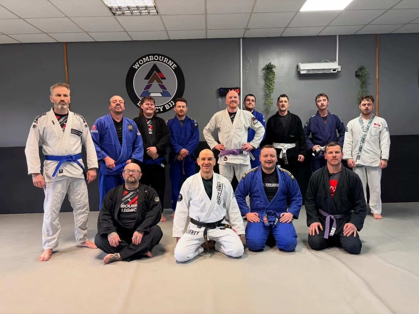 Well this is an unexpected moment&hellip;&hellip;our biggest ever Saturday Gi class 😊

#mauriciogomeslegacy #wombournelegacybjj #braulioestimablackbelt #jiujitsu #bjj womensbjj selfdefence kidsmartialarts wombourne pensnett wallheath wordsley kingsw