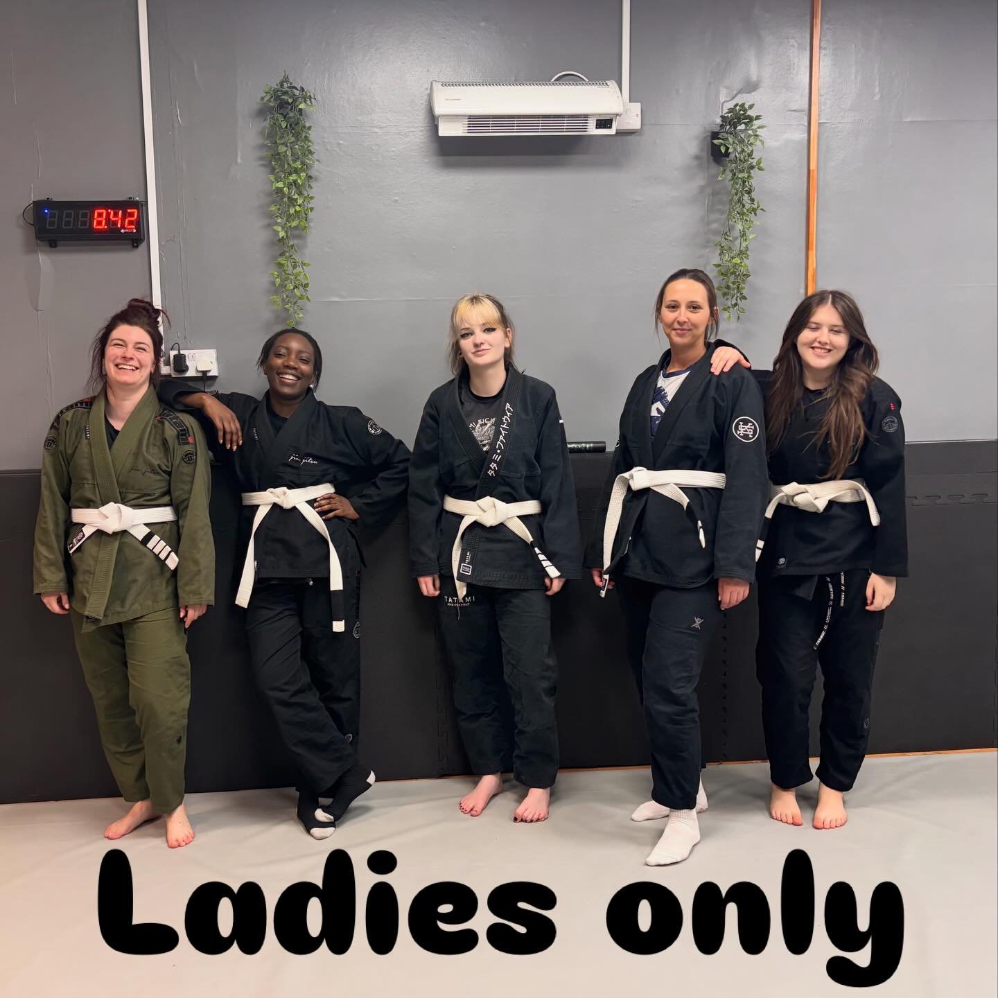 Strangles and chokes all around tonight 👊🏻👊🏻

#mauriciogomeslegacy #wombournelegacybjj #braulioestimablackbelt #jiujitsu #bjj womensbjj selfdefence kidsmartialarts wombourne pensnett wallheath wordsley kingswinford bridgnorth heatzbeatzandtechniq