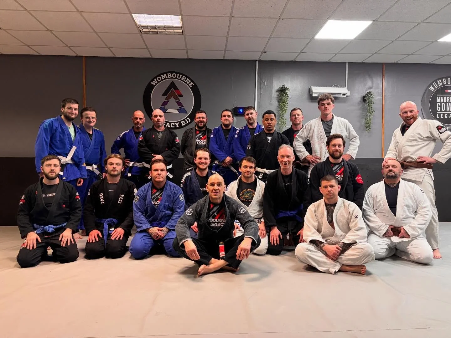 Great classes tonight. Really good work out in by everyone 

#mauriciogomeslegacy #wombournelegacybjj #braulioestimablackbelt #jiujitsu #bjj womensbjj selfdefence kidsmartialarts wombourne pensnett wallheath wordsley kingswinford bridgnorth heatzbeat