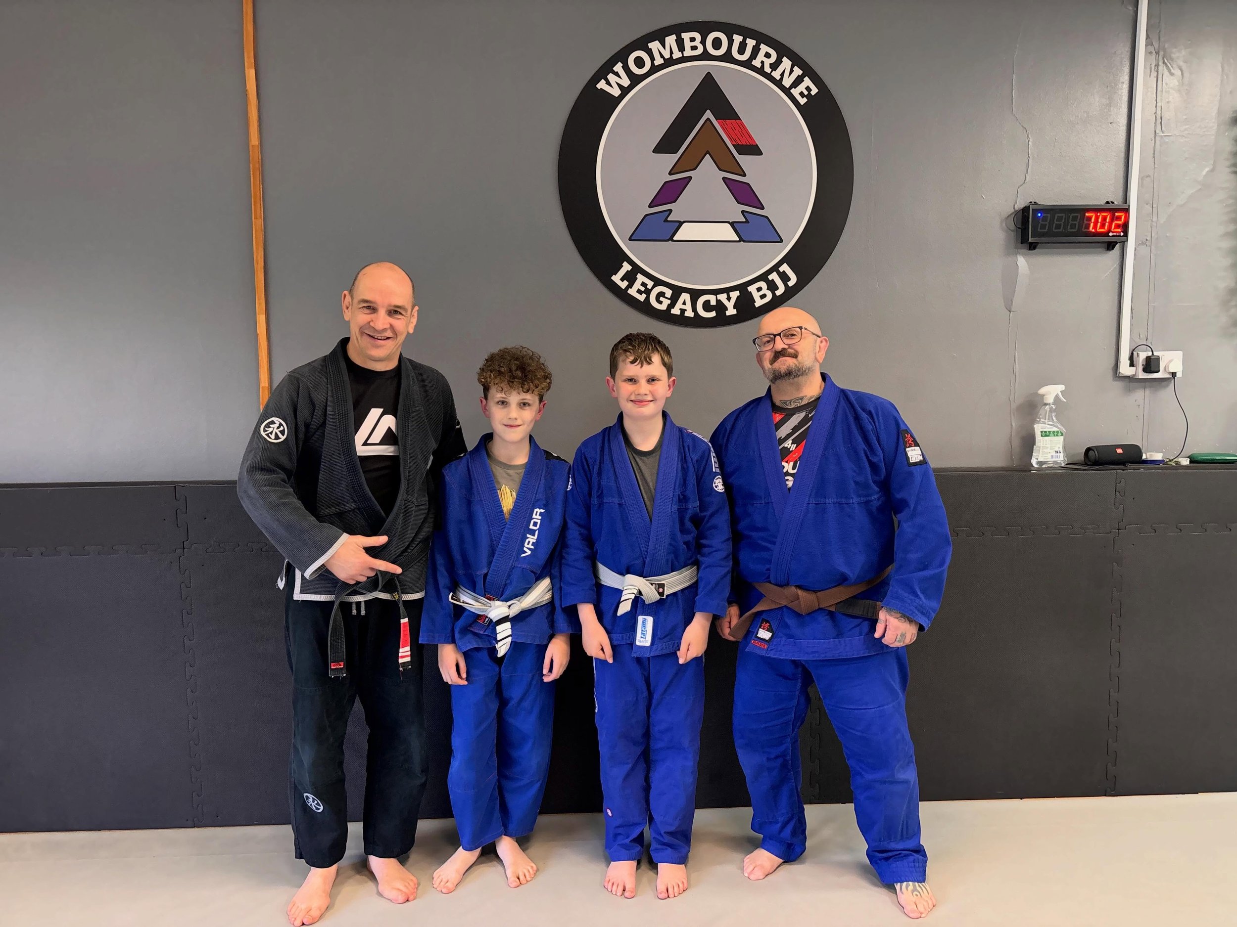 Congratulations to Harri and Elliott on earning their next stripes last night. These boys work very well together. Keep u the good work

#mauriciogomeslegacy #wombournelegacybjj #braulioestimablackbelt #jiujitsu #bjj womensbjj selfdefence kidsmartial