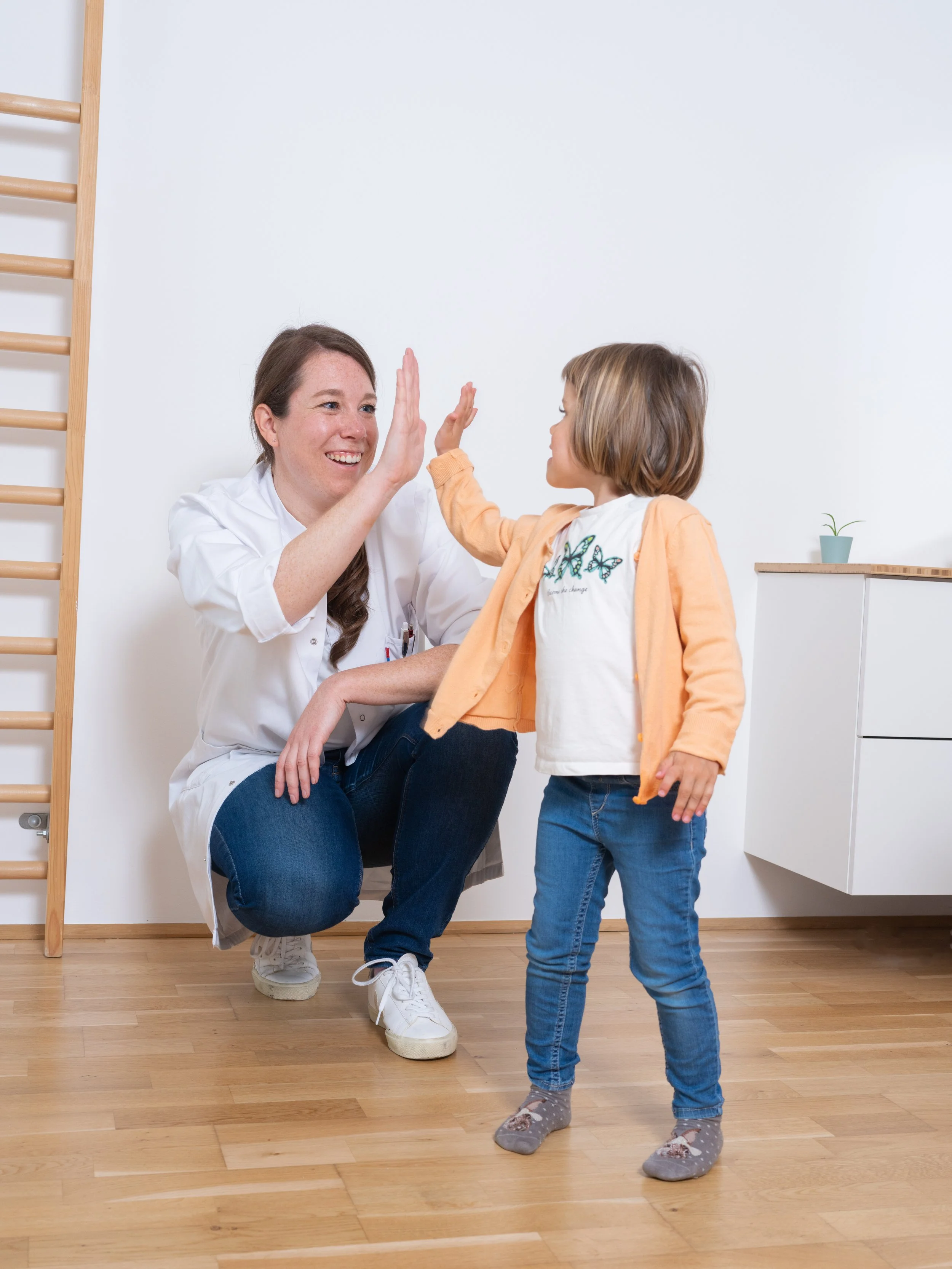 Untersuchung im Bereich Kinderorthopädie und Neuroorthopädie in Wien