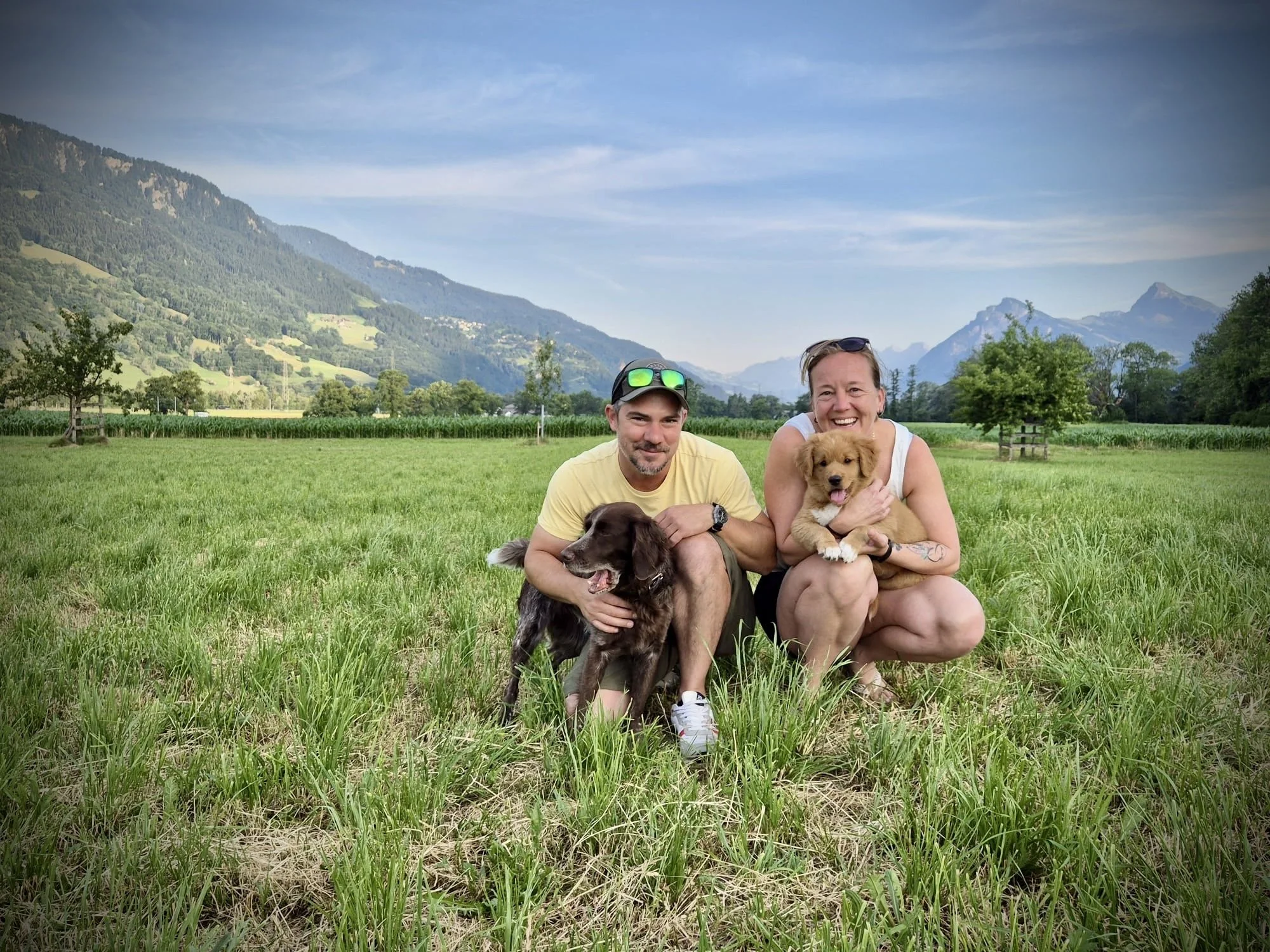 Creaziun Neema darf zu Andrea und Dominique mit der KLM Hündin Nika