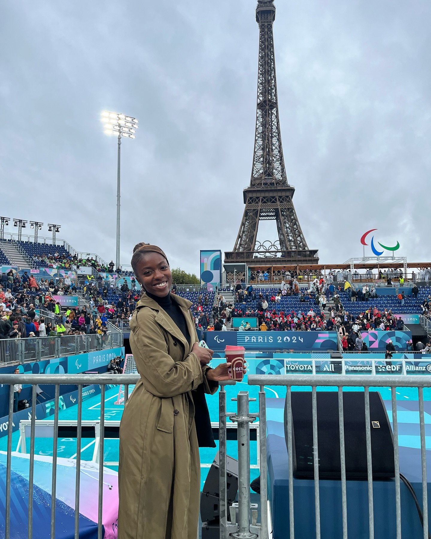 2012 vs 2024 ✨🥐

I got to see the Olympic rings in person today &amp; was reminded today marks my 8th year in Paris 😭 my first flight ever was to London for the 2012 Olympics. My fear of flying almost stopped me from going but that one flight was t