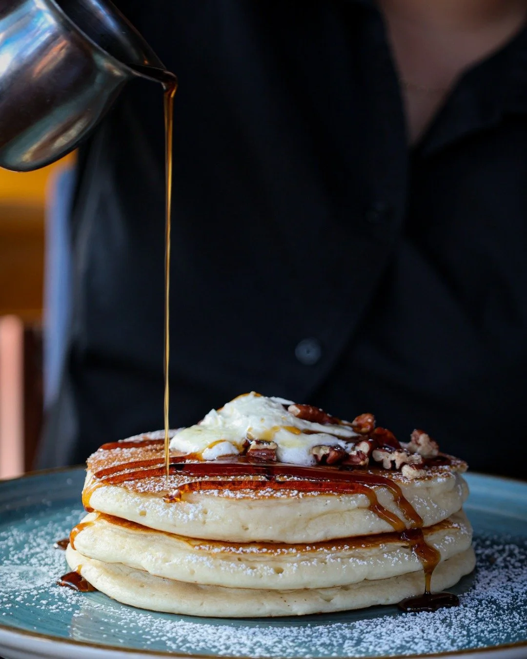 Brunch plans? We&rsquo;ve got you covered 🥞✨
Join us today and tomorrow from 11&ndash;3 and treat yourself to our Hotcakes de Nuez&mdash;golden pancakes topped with toasted pecans and served with rich maple-piloncillo syrup.