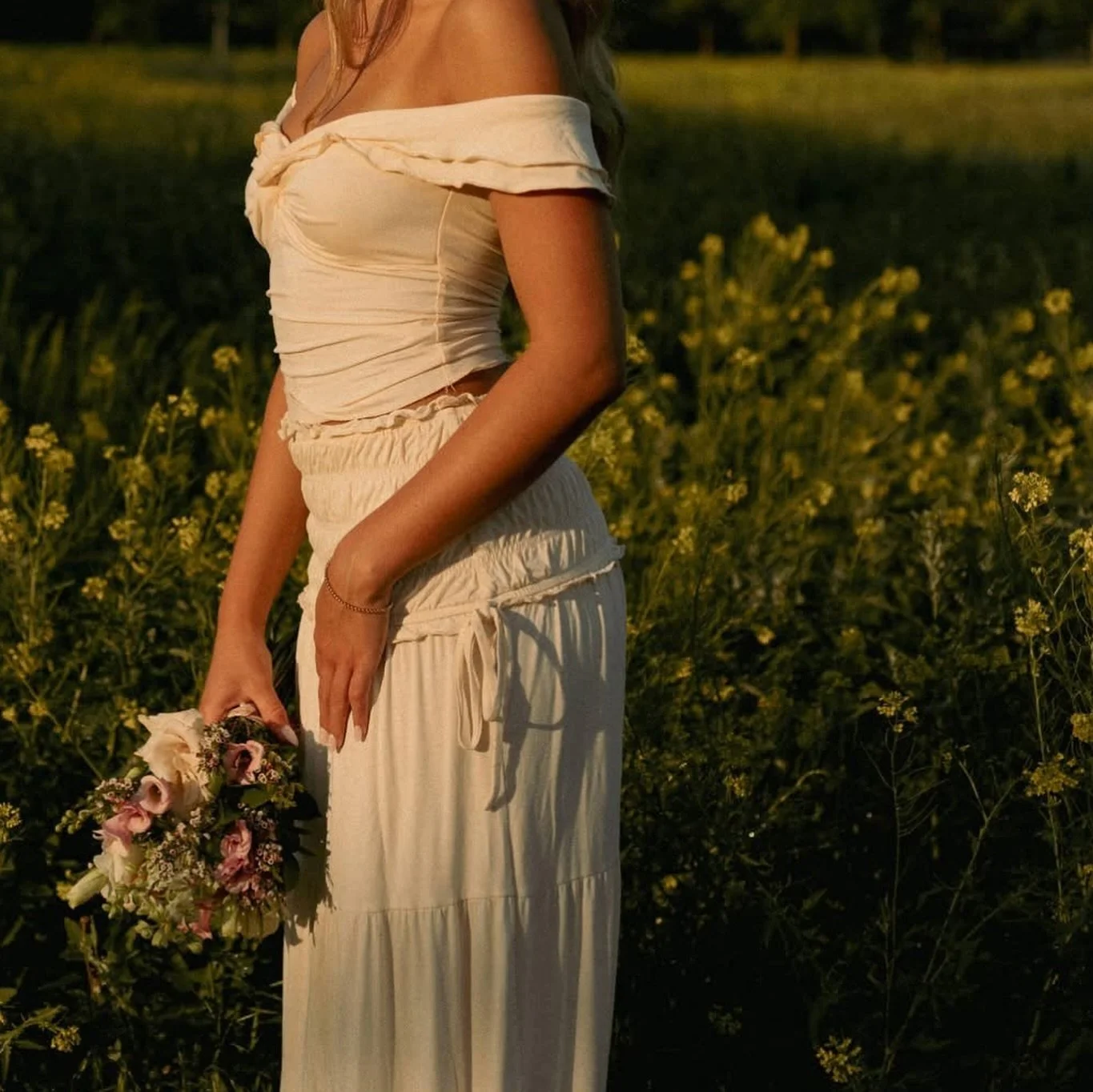 the weather in nyc still feels like peak summer but i&rsquo;m not complaining 🥰🥰

Mia | Class of 2026 

#meganographyseniors