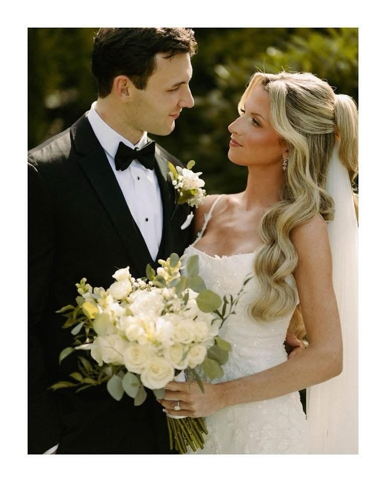 mom I want to be Alexandra when i grow up @alex.borawski isn&rsquo;t she stunninggggggg | September 14, 2025 | The Borawski&rsquo;s | Point Pleasant, NJ 🫶🤍💞 Half digital, half film 🎞️ 
bride makeup @momentsbysam 
bride hair @jackies.beauties 
bri