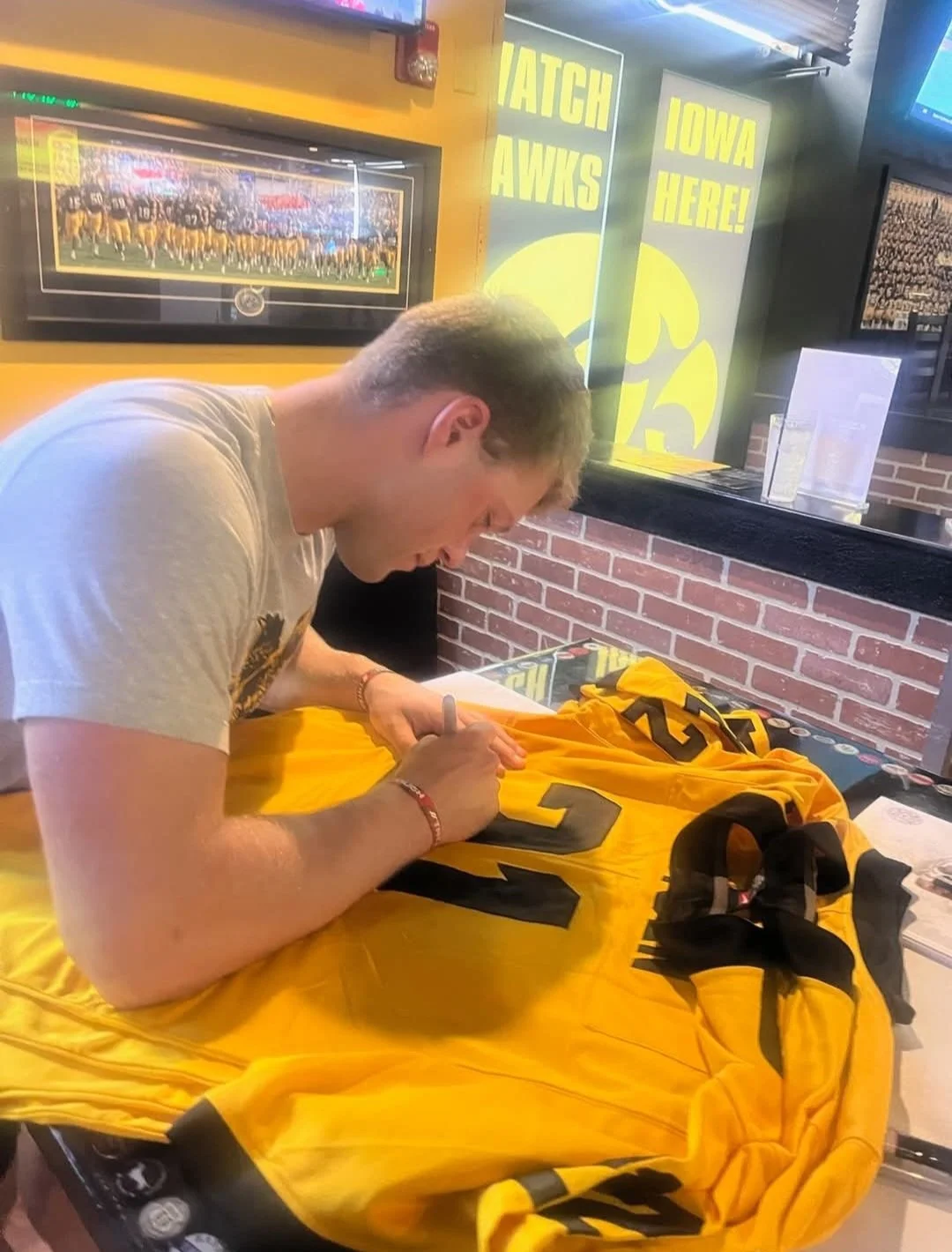 Kaden Wetjen Signed Jersey