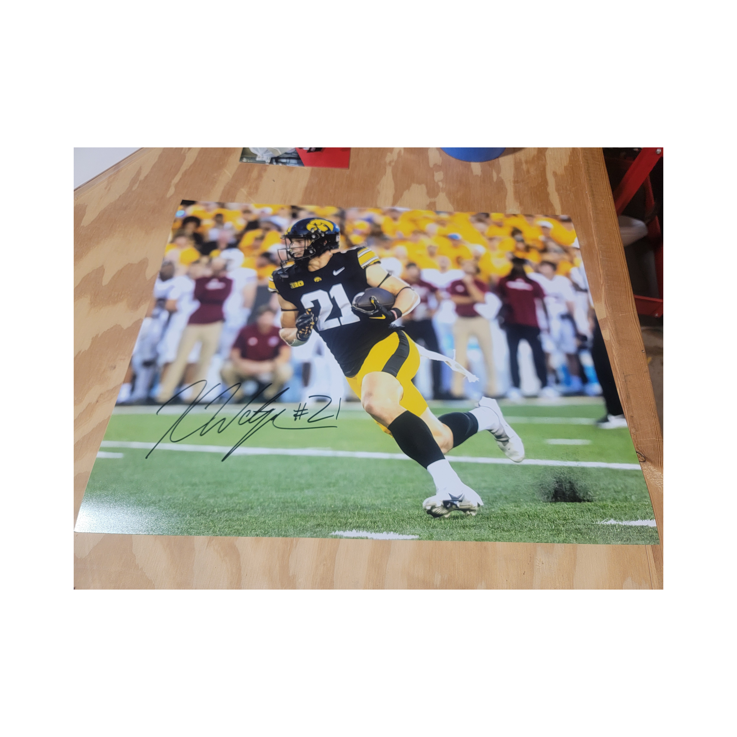 Kaden Wetjen Signed 16 x 20