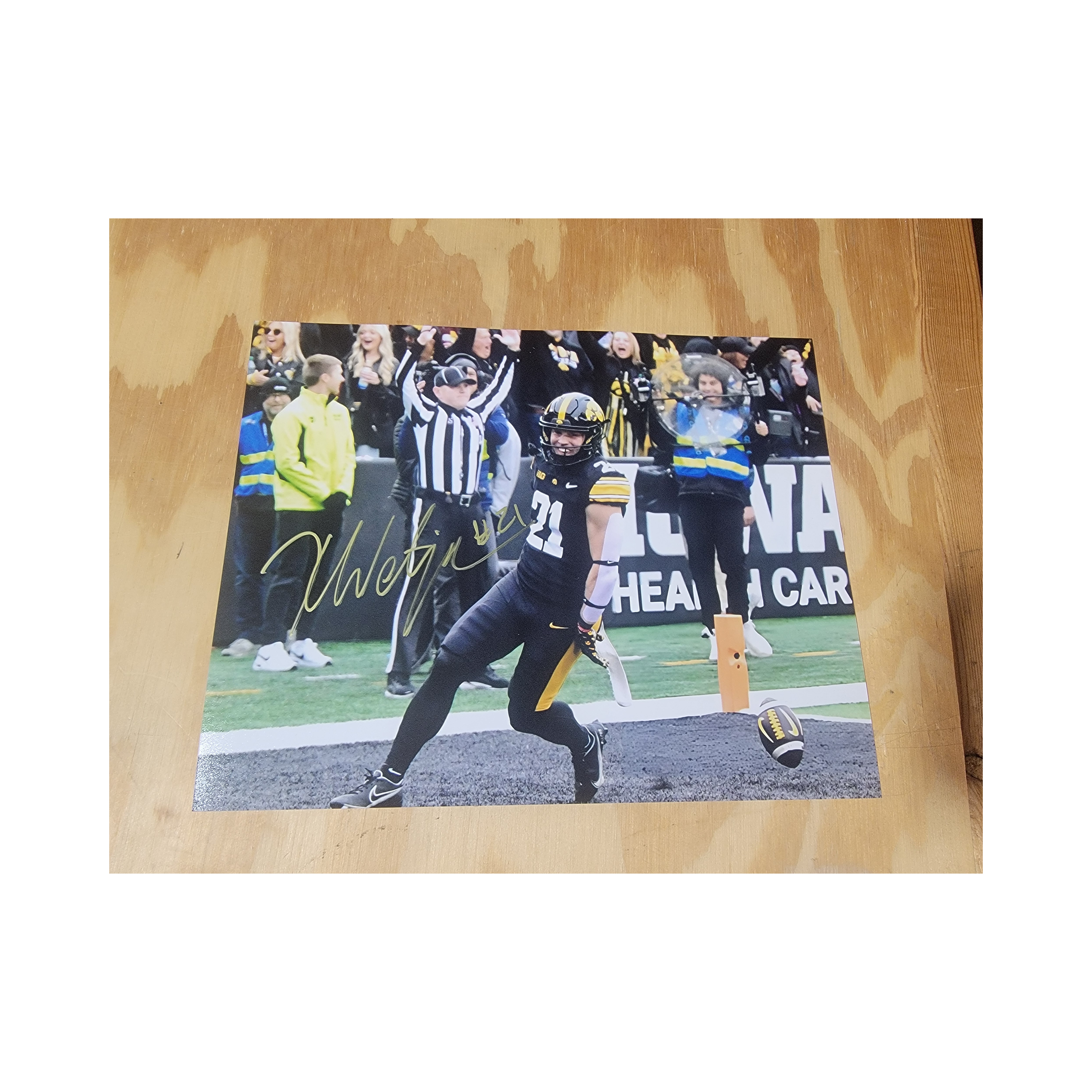 Kaden Wetjen Signed 8 x 10