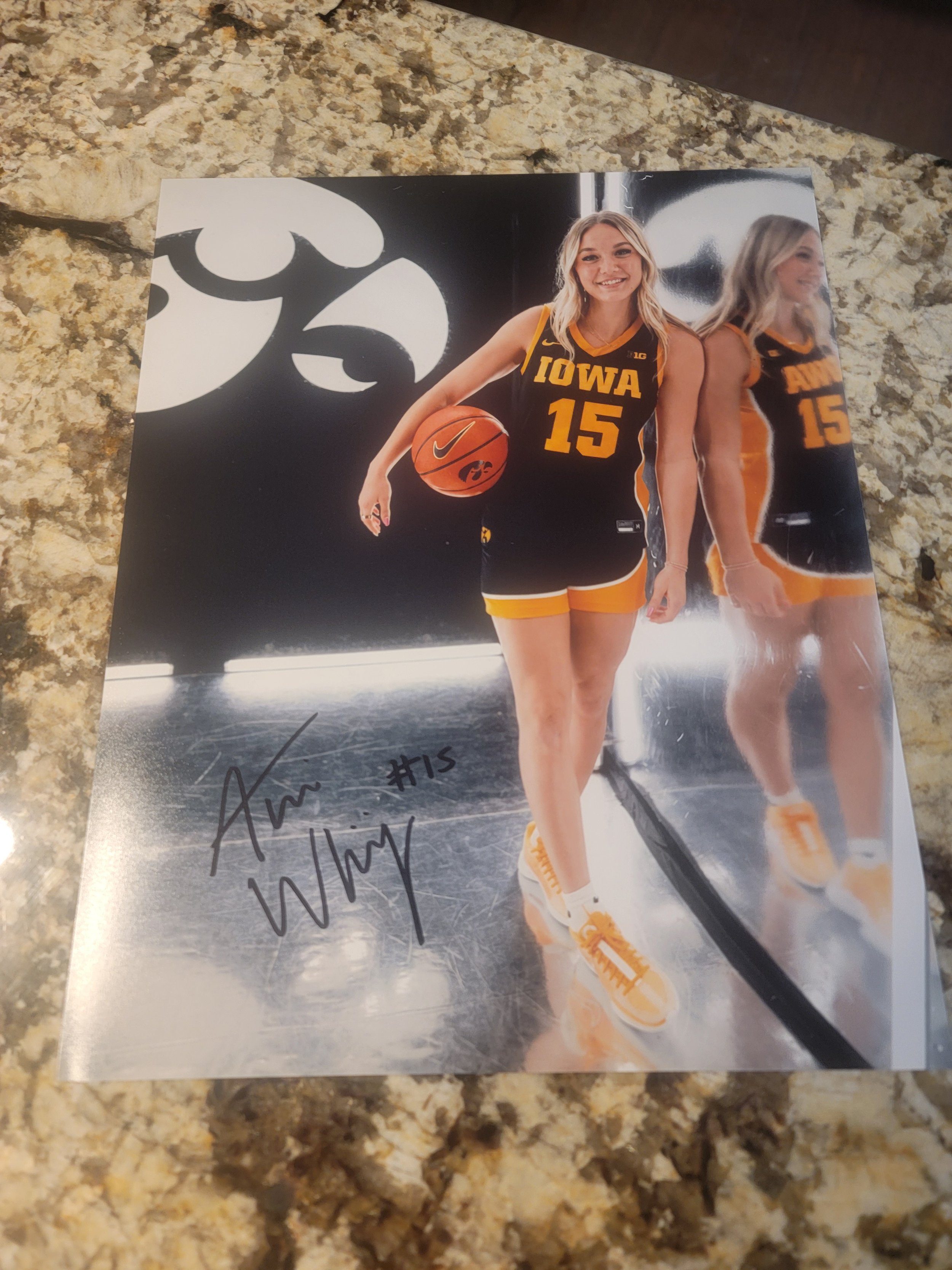 Amari Whiting Signed 11 x 14 Photo