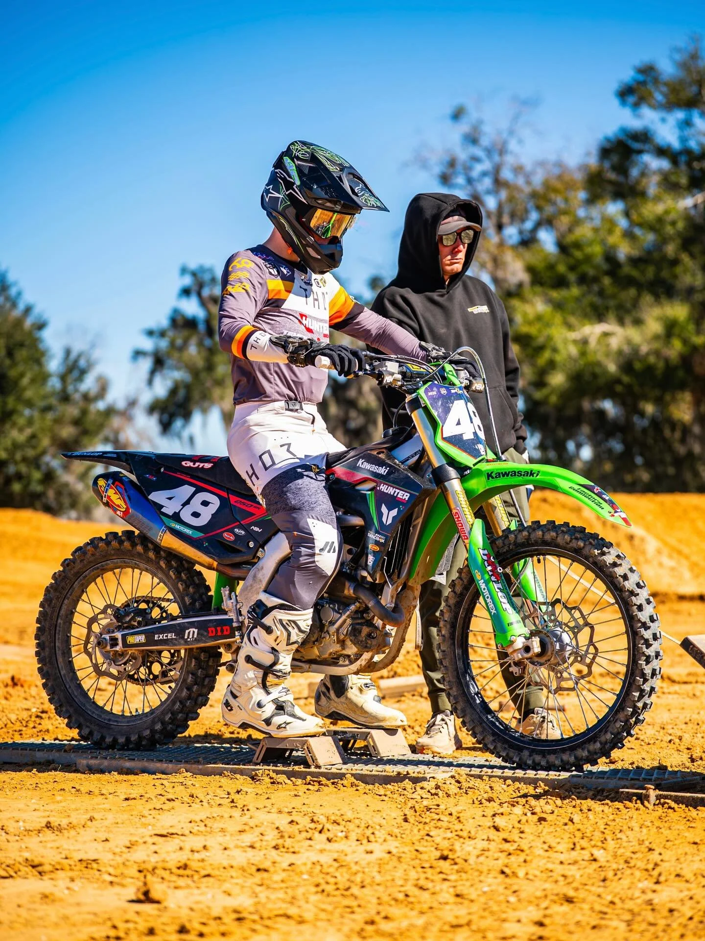 Enjoying every day with the guys lately. Ready to get to work! #ALPHA 💪 
📸: @thebrayfilms 

@motosandbox 
@hunterracingmx